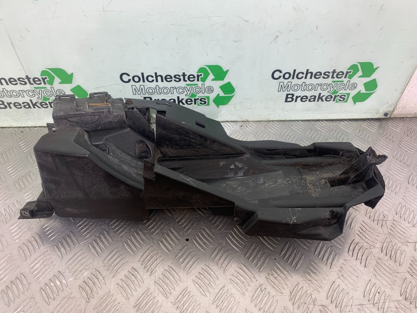 HONDA XL125 VARADERO UNDERTRAY  YEAR 2001-2006  (CMB1210)