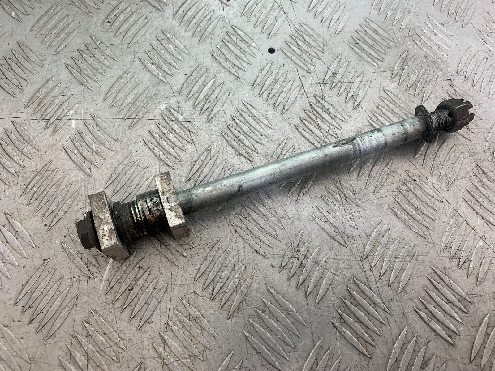 KAWASAKI ER6 N REAR WHEEL SPINDLE YEAR 2012-2017 (CMB1324)