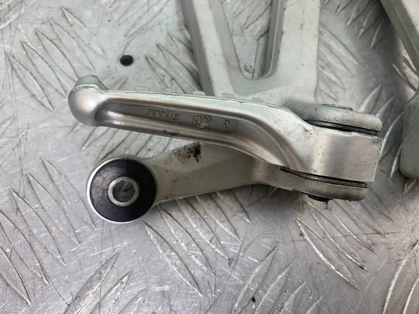 APRILIA RSV1000 R FACTORY MILLE REAR HANGERS AND PEGS  2004-09 (CMB1203)