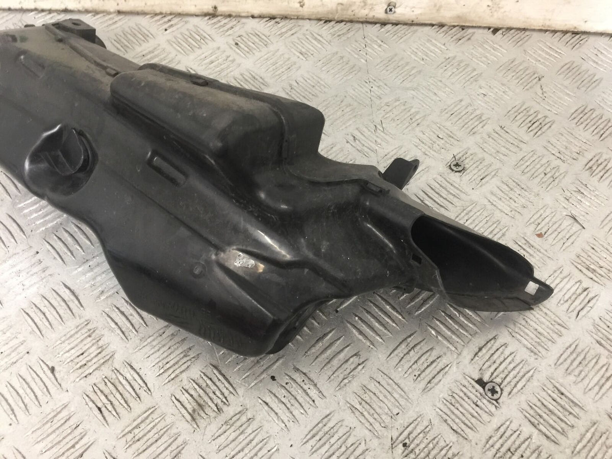 SUZUKI GSXR750 GSXR 750 K8 K9 L0 LEFT AIRTUBE  YEAR 2009 (STOCK 851)