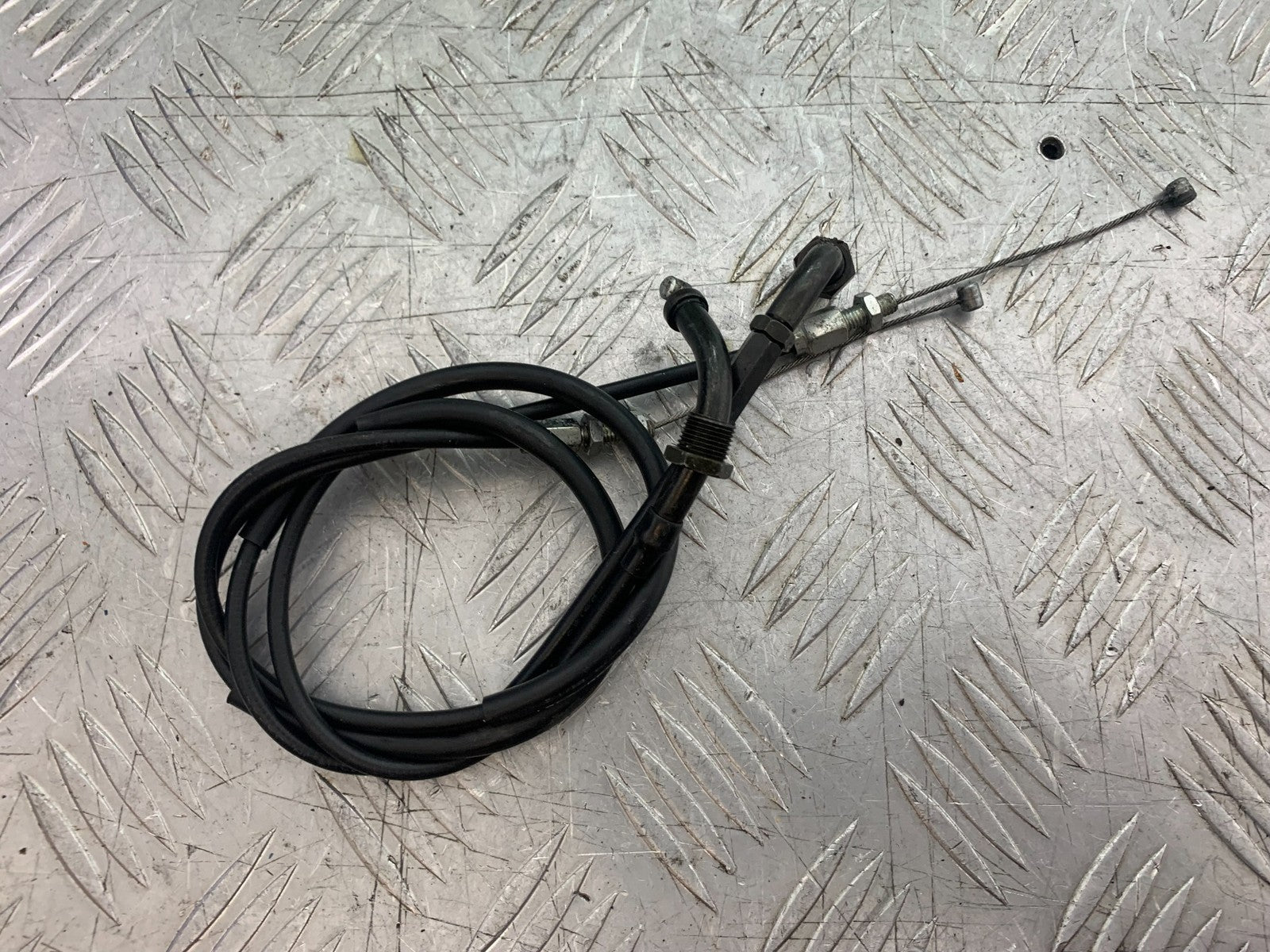 HONDA CBR1000 rr FIREBLADE THROTTLE CABLES   YEAR 2006 (CMB1220)