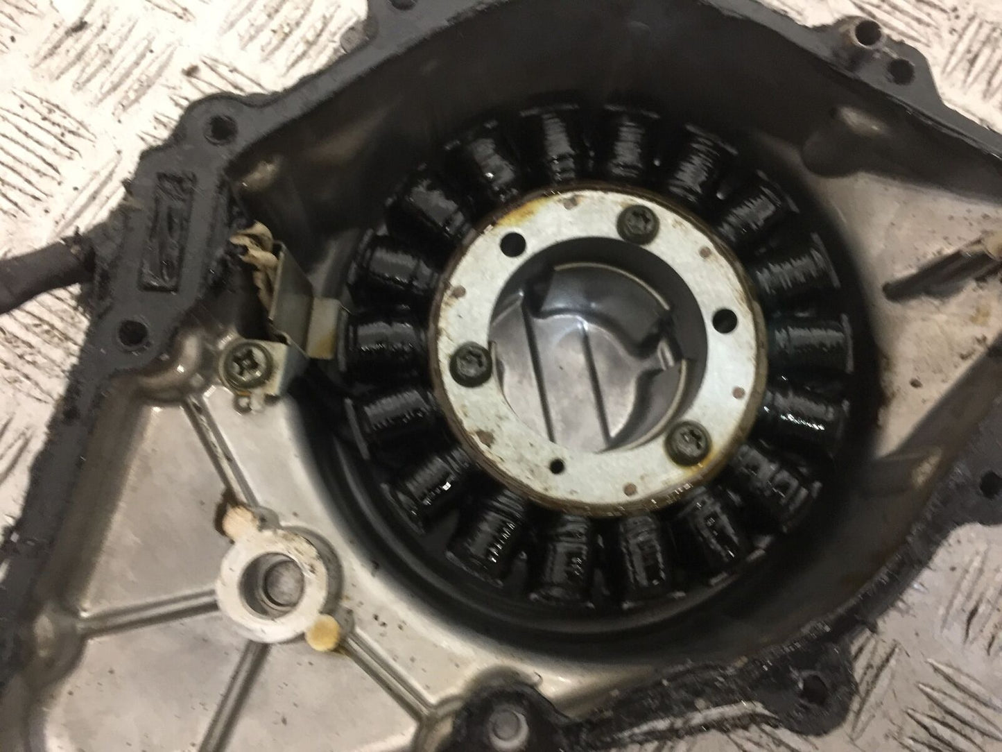 YAMAHA FJR1300 FJR 1300 GENERATOR  COVER  YEAR 2002