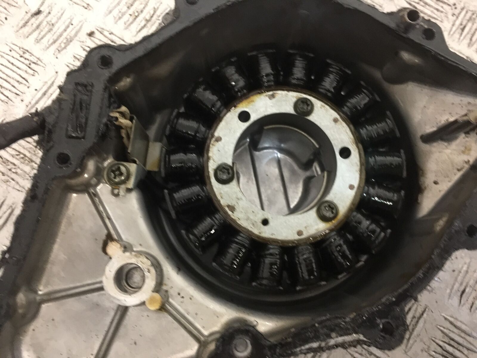 YAMAHA FJR1300 FJR 1300 GENERATOR  COVER  YEAR 2002