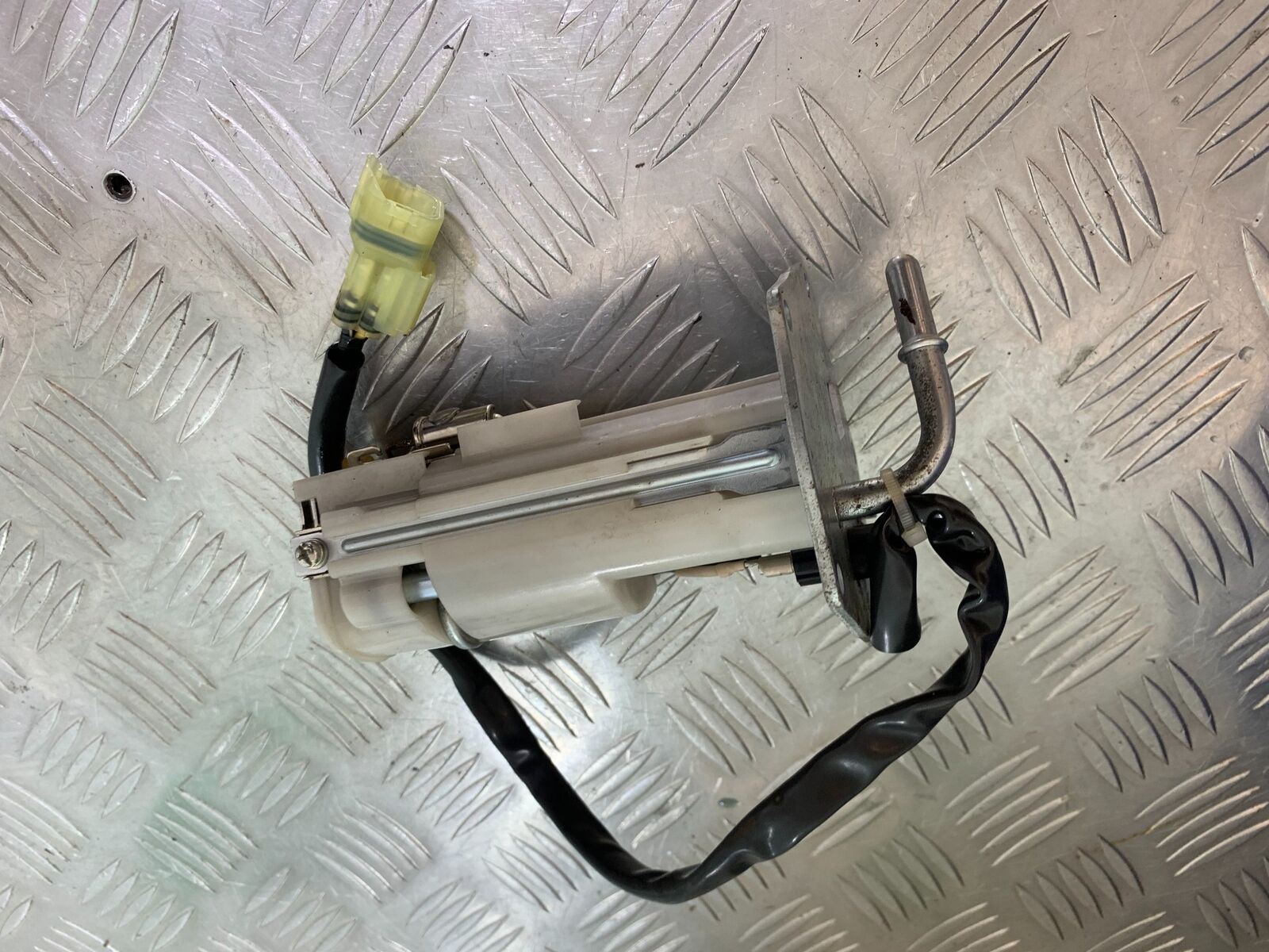 KAWASAKI ZX10R ZX 10R PETROL PUMP   YEAR 2016-2020 (CMB1015)