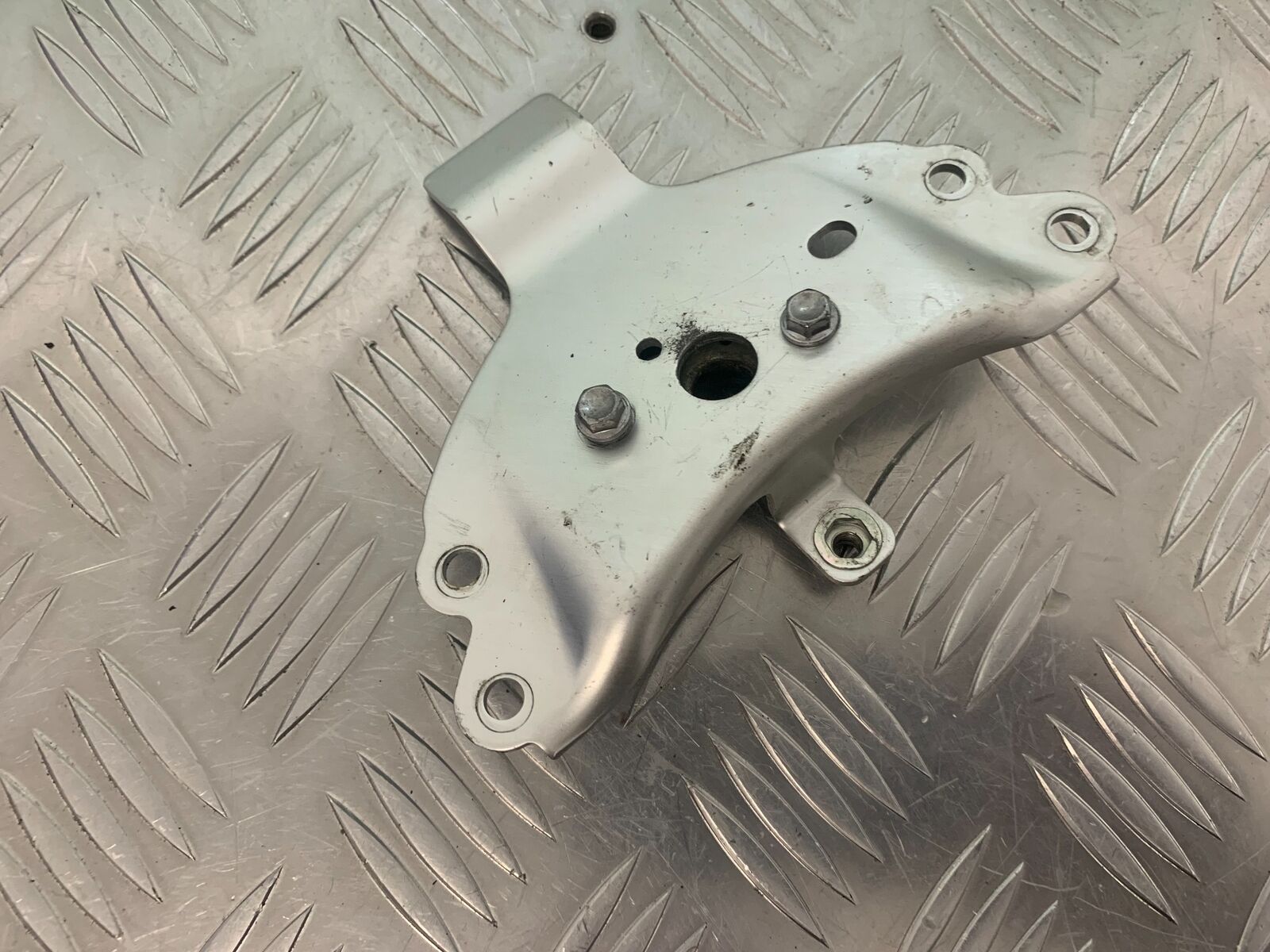 TRIUMPH 675 STREET TRIPLE RX SEAT CATCH  YEAR  2015-17 (STOCK 971)