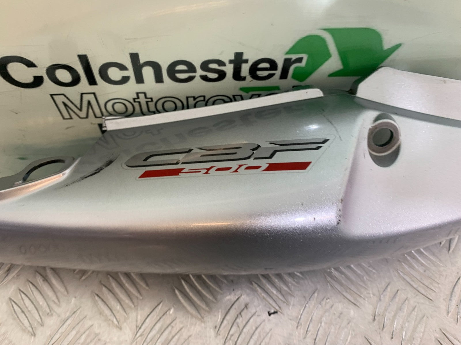 HONDA CBF500 CBF 500 RIGHT SEAT PANEL    YEAR 2004-2008  (CMB1294)