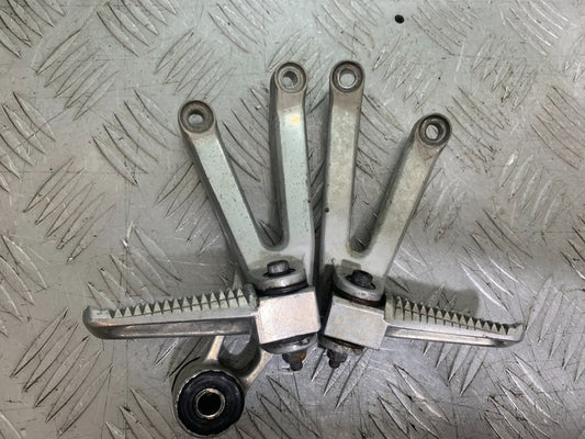 YAMAHA YZF R1 4XV REAR HANGERS YEAR 1998-99 (CMB1291)