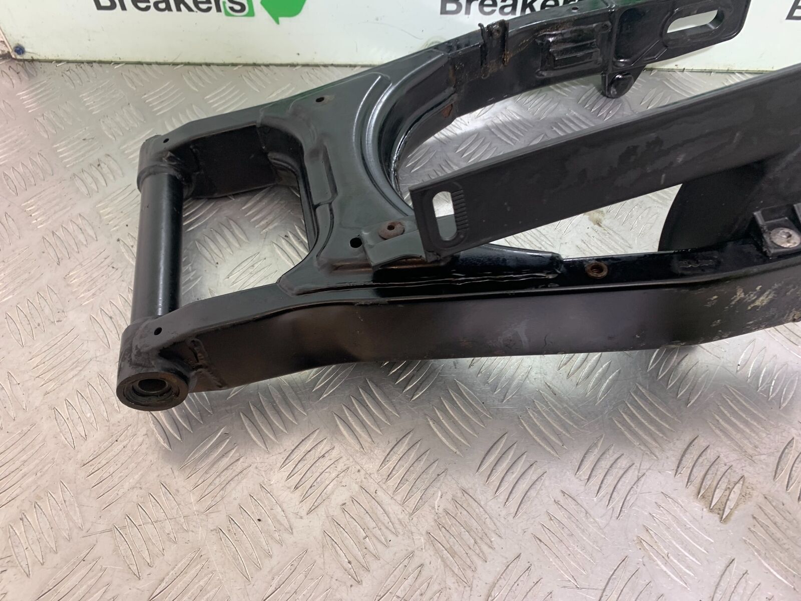 TRIUMPH THUNDERBIRD 1600 SWINGARM   YEAR 2011 (CMB1107)
