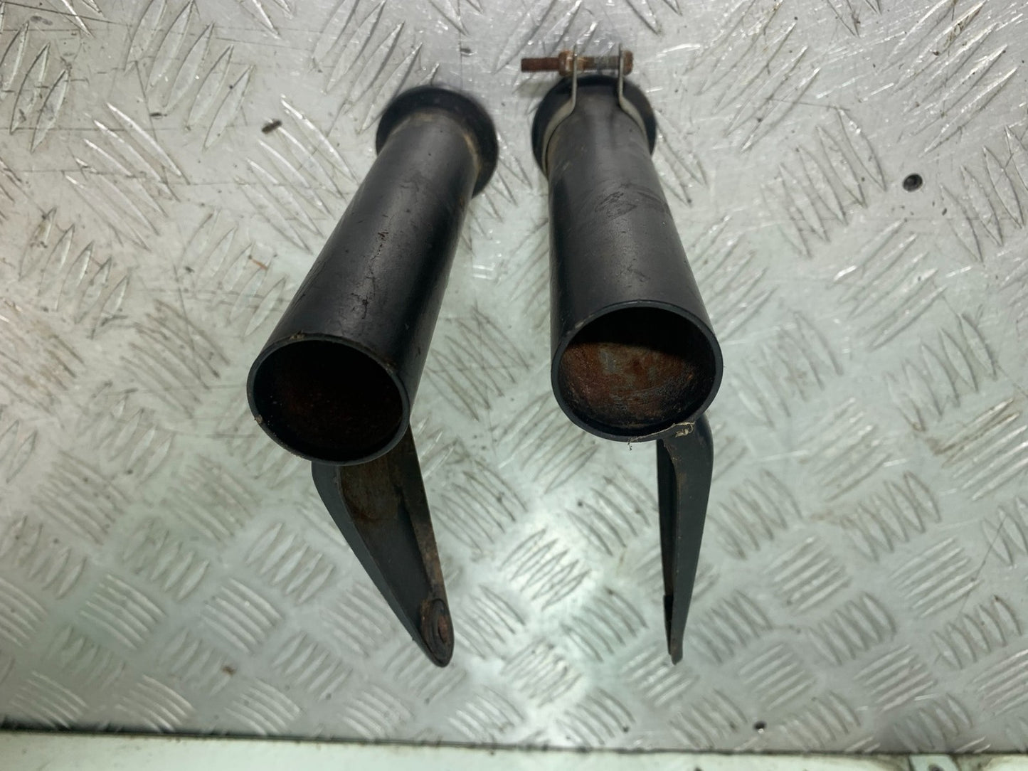 HONDA CG125 CG 125 HEADLIGHT BRACKETS   YEAR 1998-2000 (CMB1282)