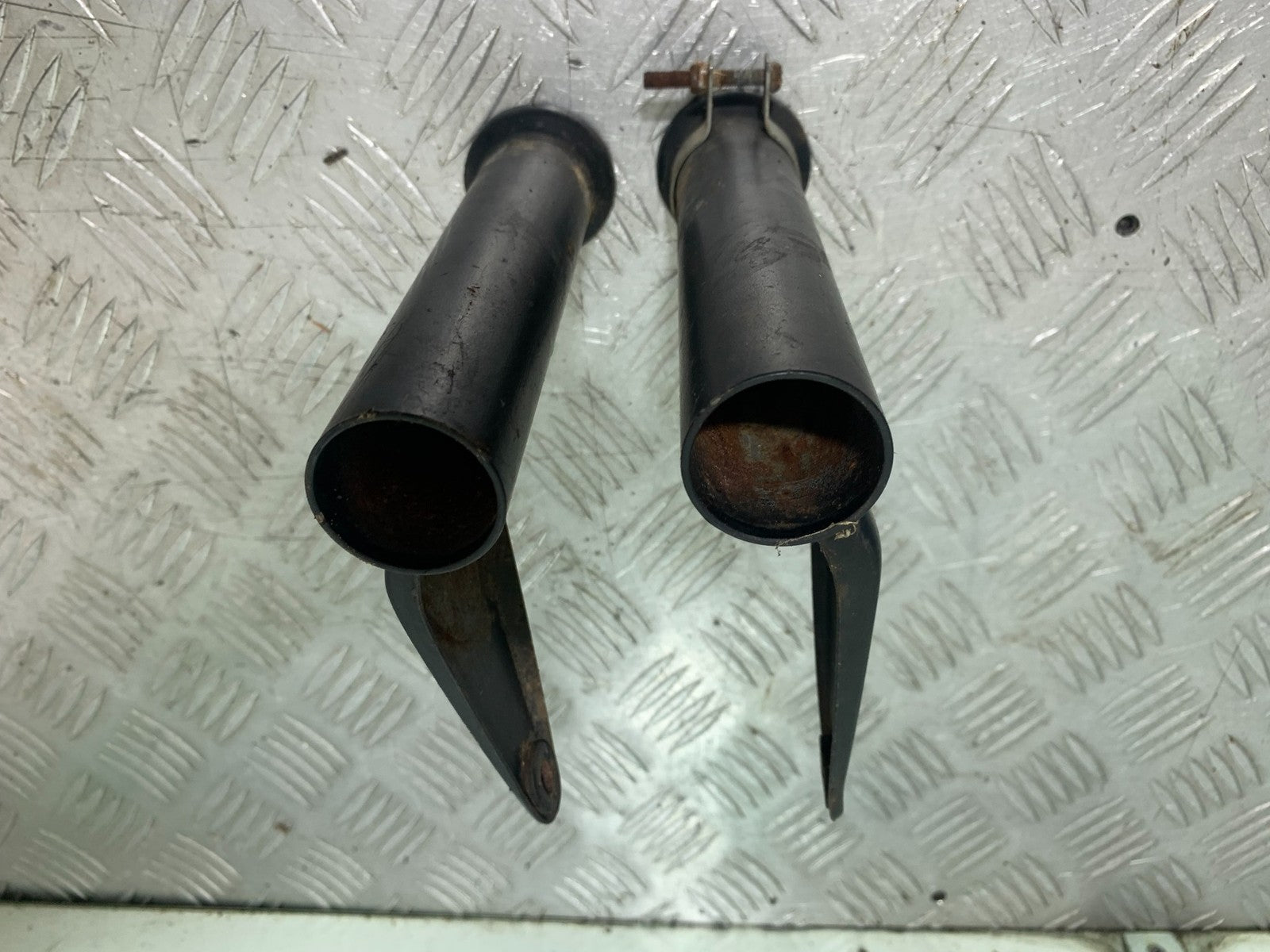 HONDA CG125 CG 125 HEADLIGHT BRACKETS   YEAR 1998-2000 (CMB1282)