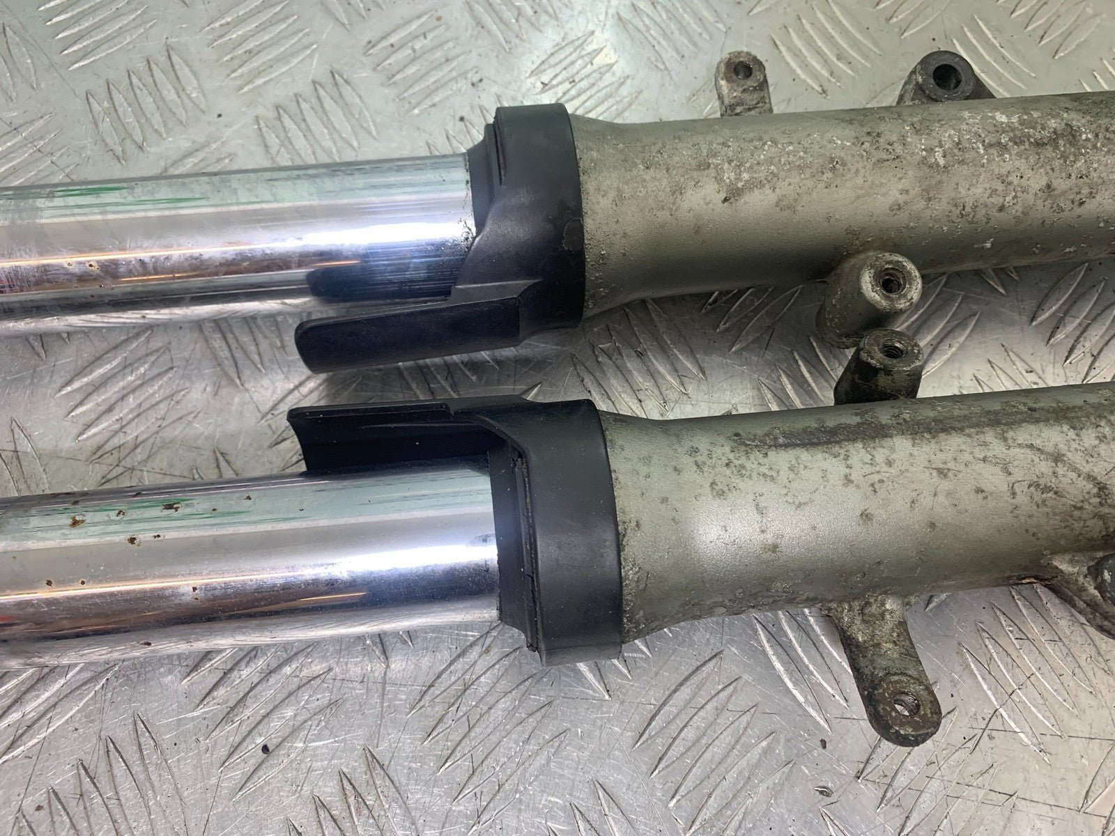 YAMAHA YZF1000 THUNDERACE FORKS   YEAR 1997-2000 (CMB1204)