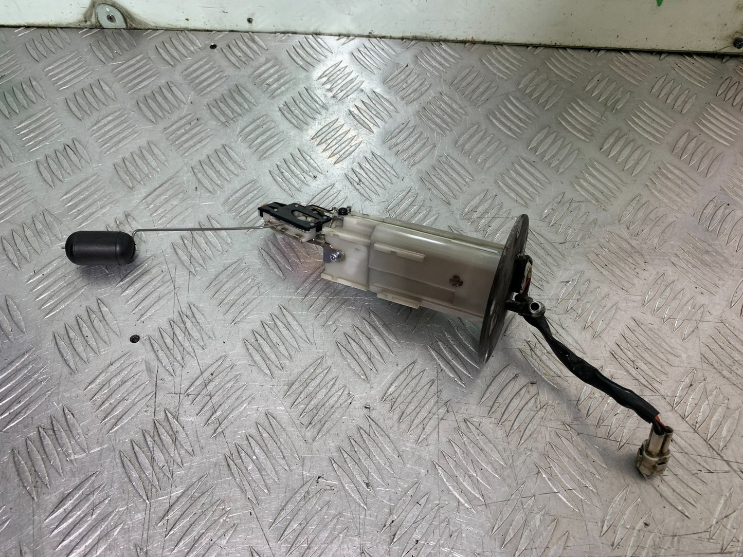 SUZUKI DL1000 V-STROM PETROL PUMP YEAR 2014-2019 (CMB1325)