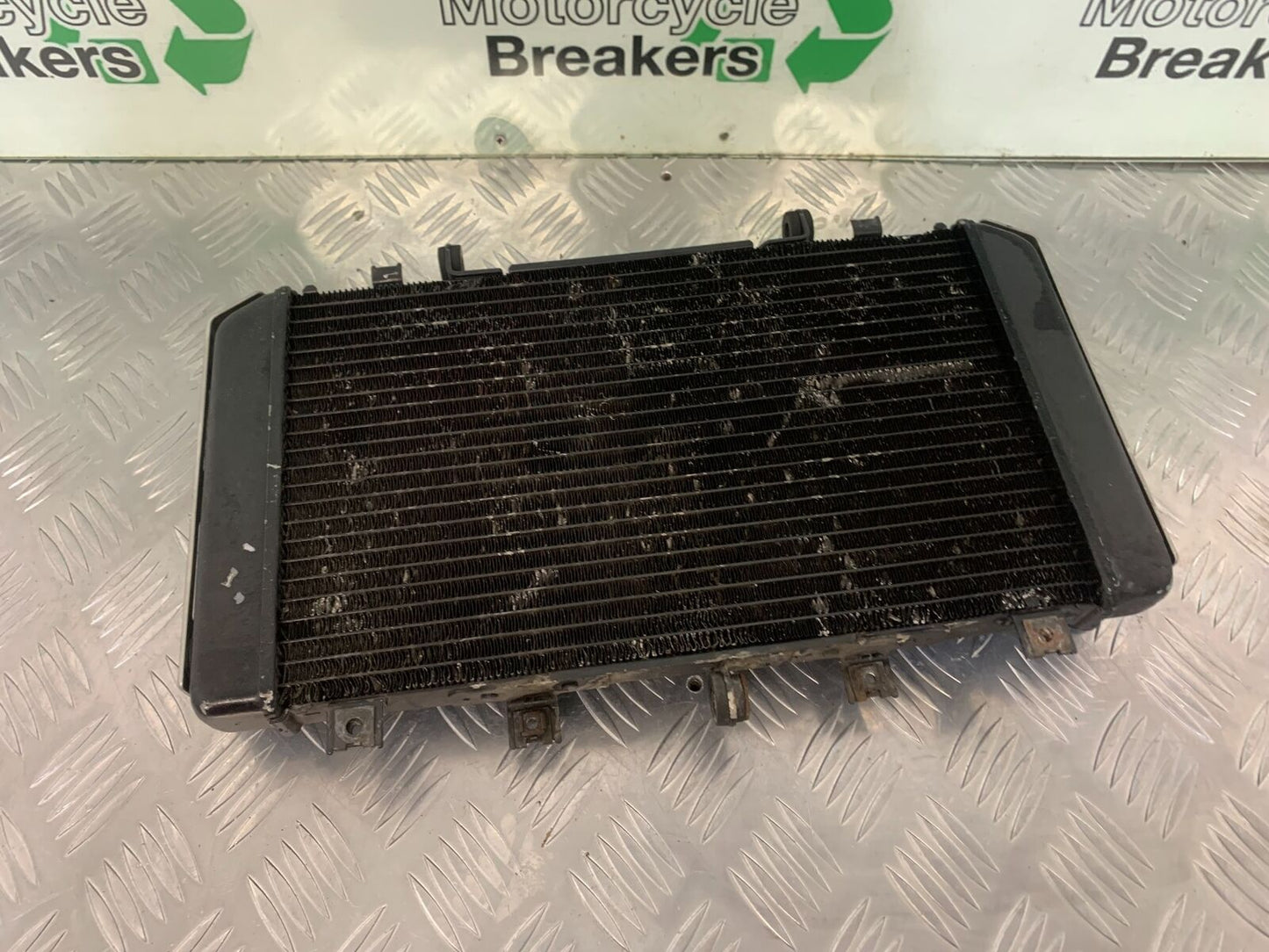 KAWASAKI Z750 Z 750 RADIATOR  YEAR 2004-2006  (STOCK 963)