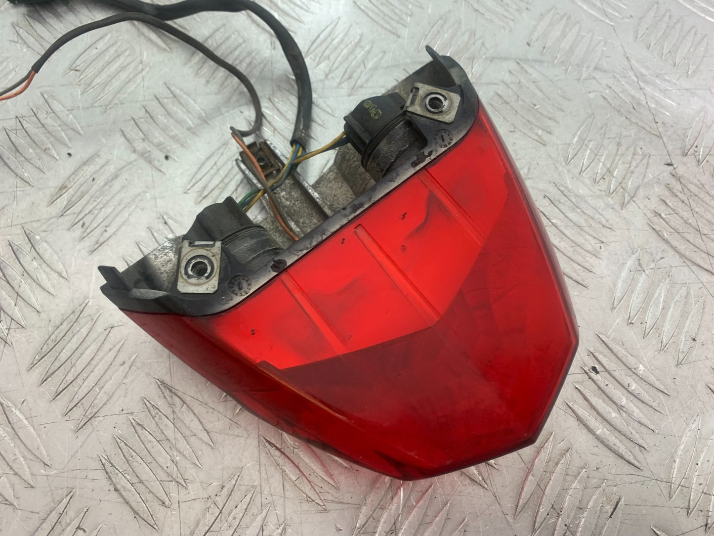 APRILIA SL750 SL 750 SHIVER REAR LIGHT YEAR 2008-2016 (CMB1242)