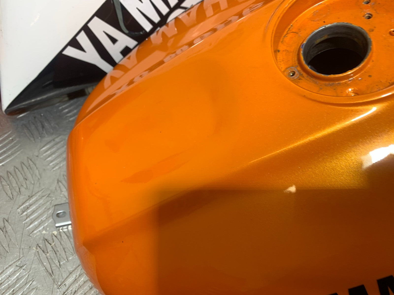 YAMAHA YZF R1 4XV BODY KIT AND PETROL TANK YEAR 1998-99 (CMB1291)