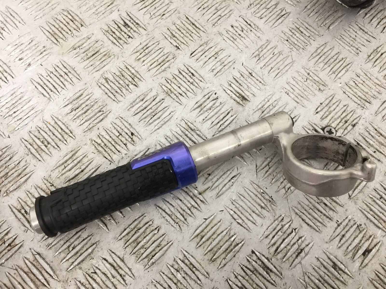SUZUKI GSXR 600 K4 K5 LEFT BAR   YEAR 2004-2005 (STOCK 778)