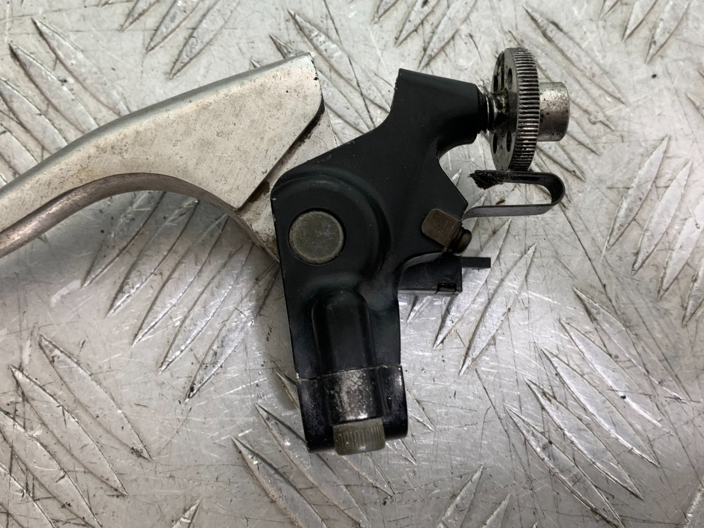 KAWASAKI ZX6R ZX6 J CLUTCH LEVER AND BRACKET  YEAR 2000 (CMB1312)