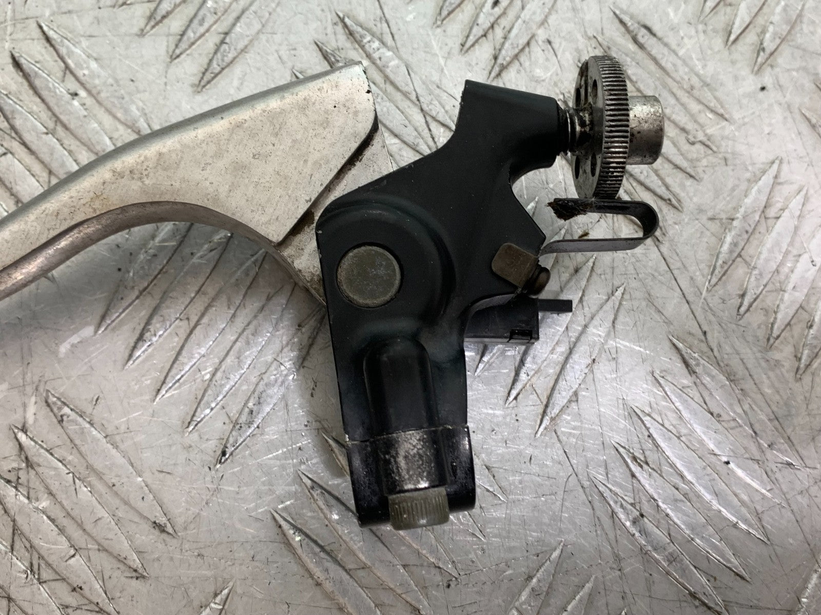 KAWASAKI ZX6R ZX6 J CLUTCH LEVER AND BRACKET  YEAR 2000 (CMB1312)