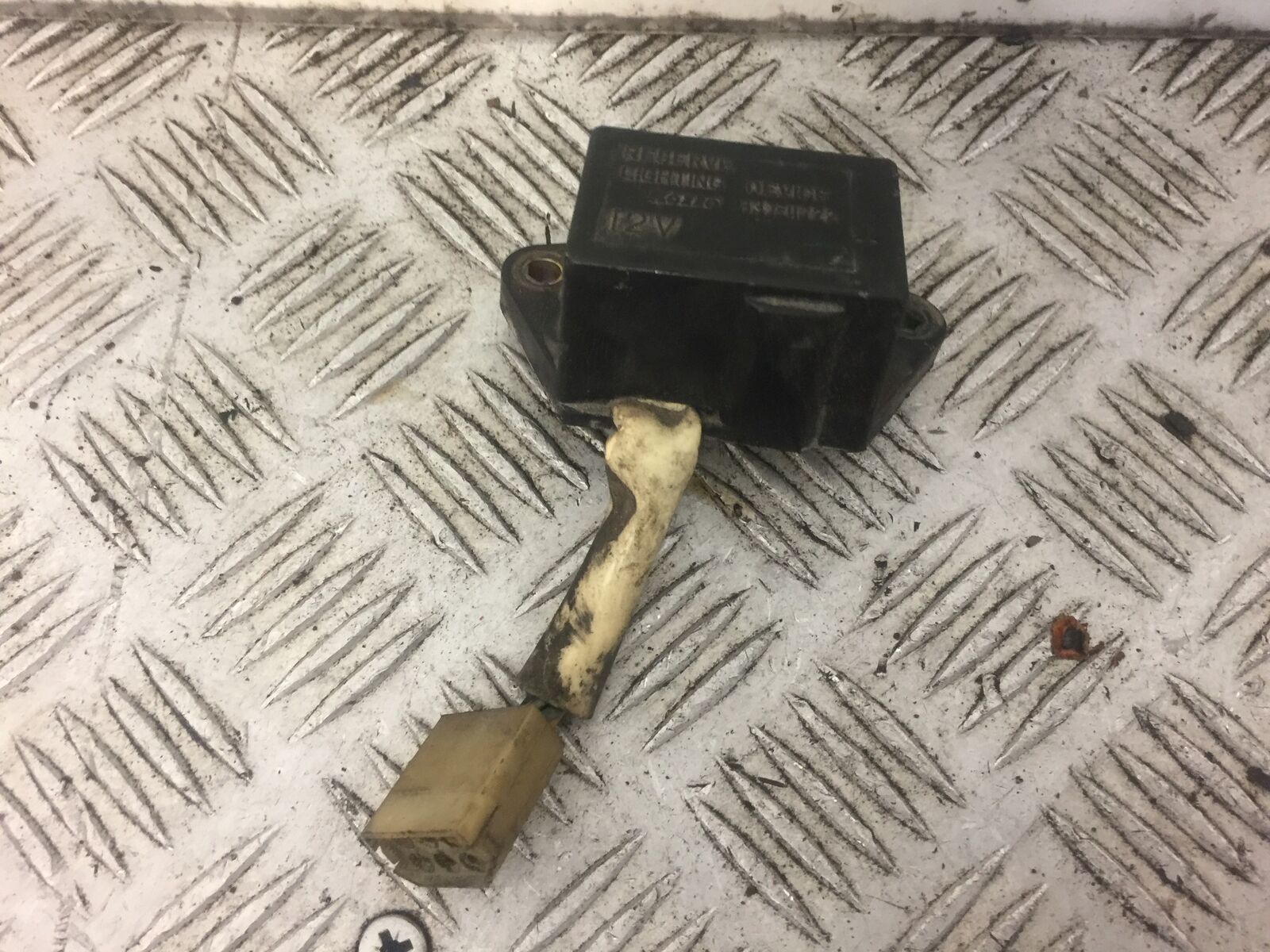 YAMAHA XS1100 XS 1100 MIDNIGHT LIGHT DEVICE RELAY YEAR 1979 STOCK 408