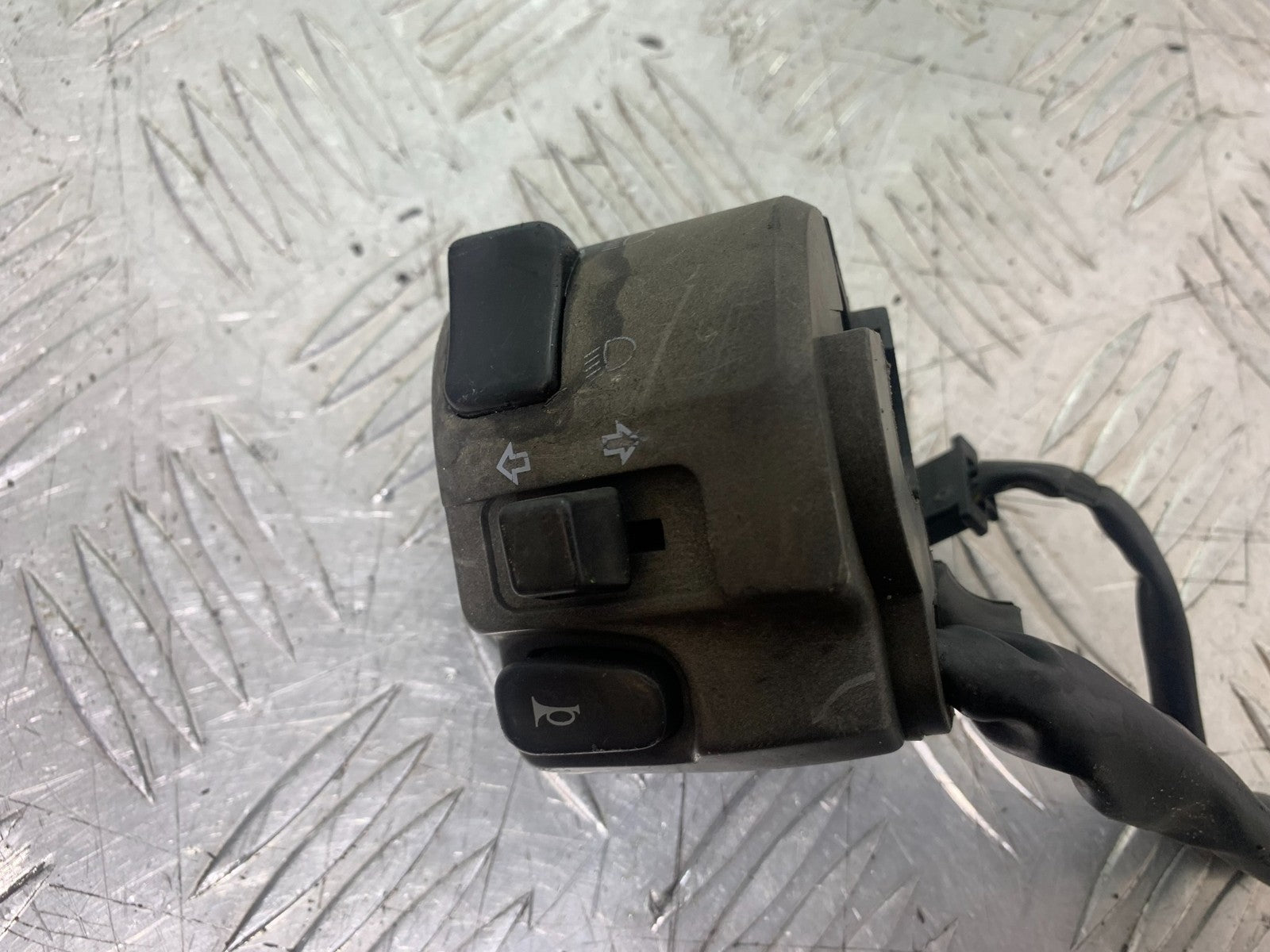 KAWASAKI ZX9R ZX9 C LEFT SWITCH GEAR  YEAR 1998-99 (CMB1213)