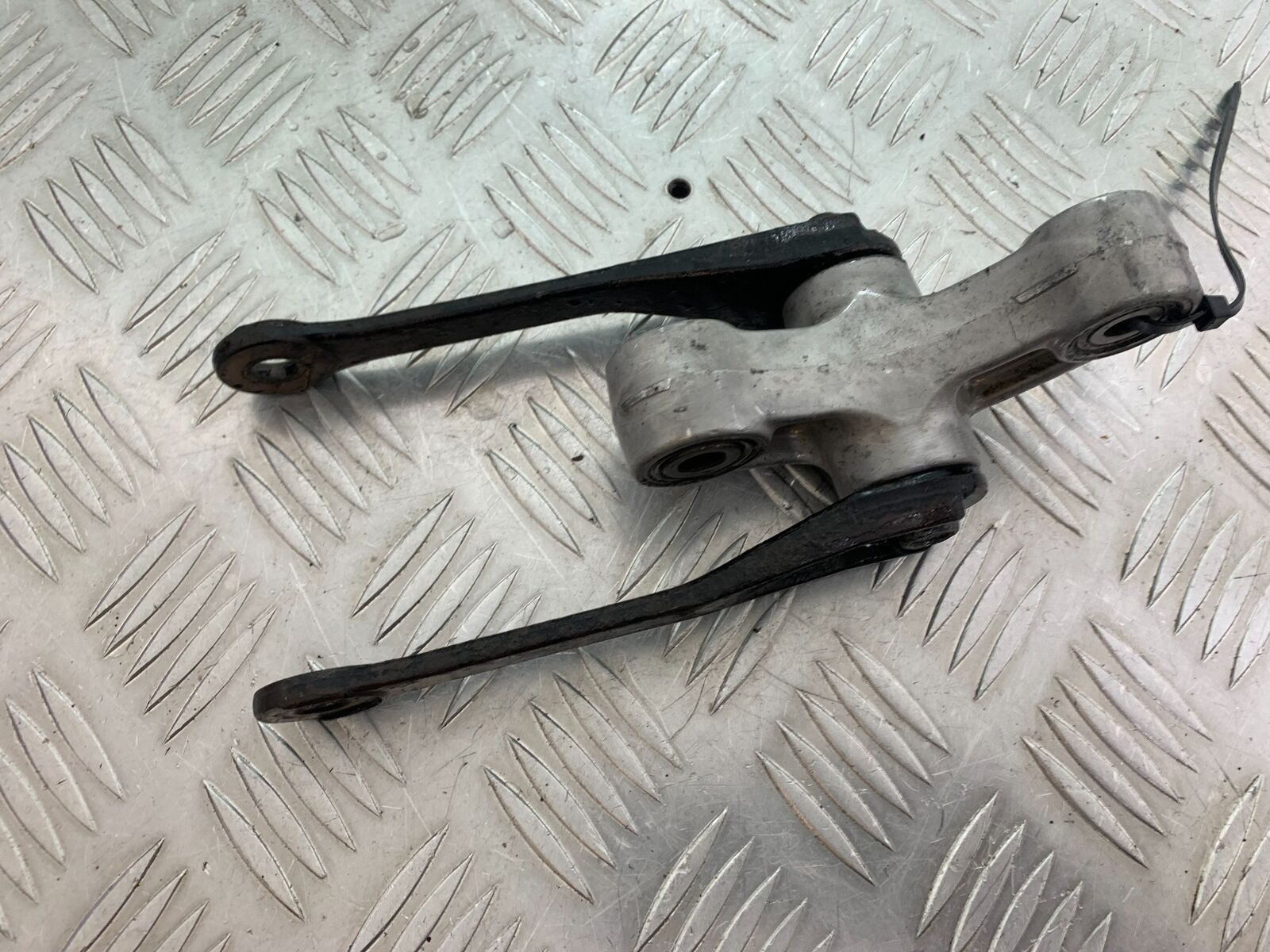 SUZUKI SV1000 SV 1000 K4 REAR SHOCK LINKAGE   YEAR 2003-2007 (CMB1042)