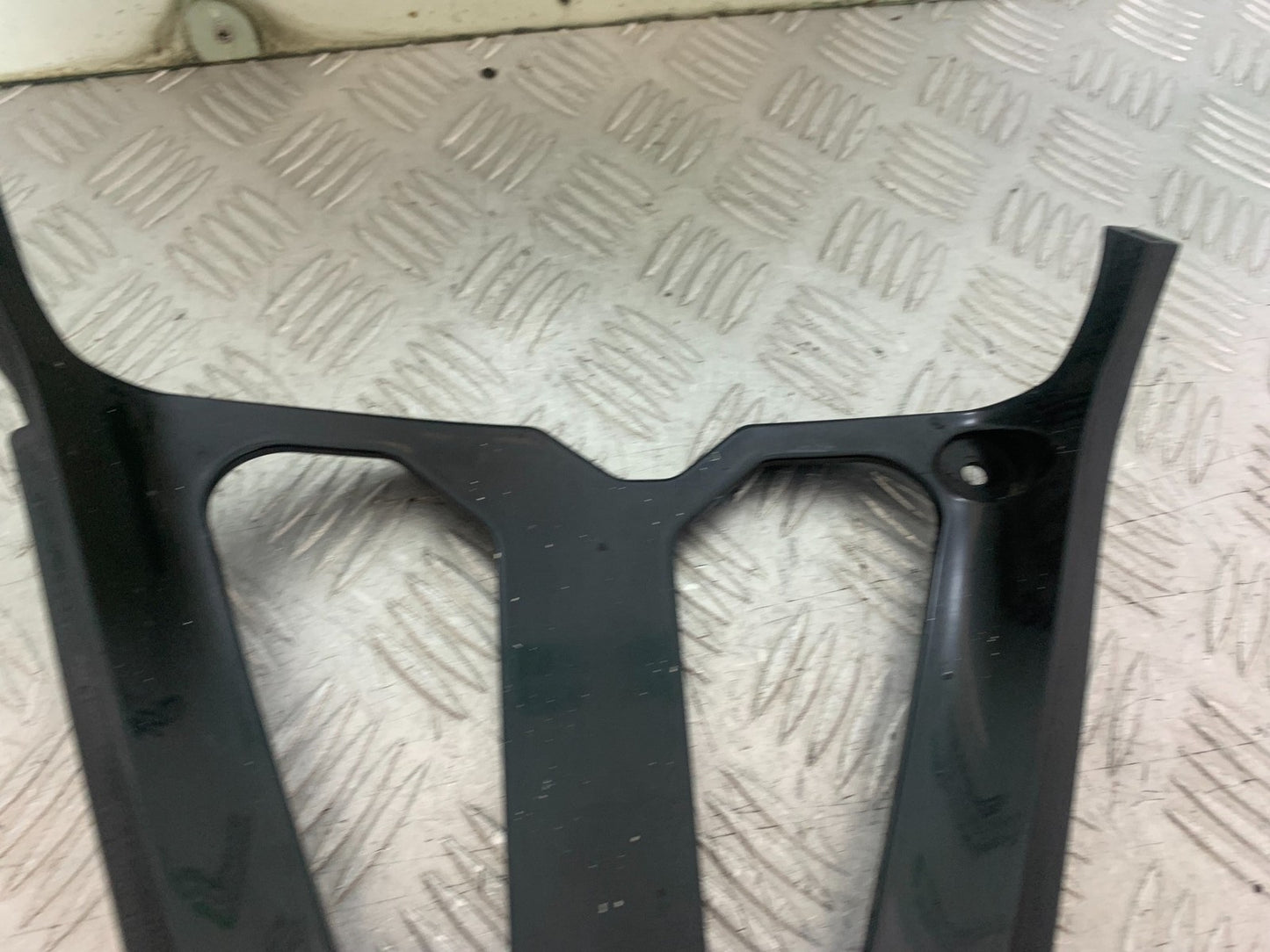 SUZUKI GSXR750 GSXR 750 K4 K5 FAIRING V PIECE  2004-2005 (CMB1319)