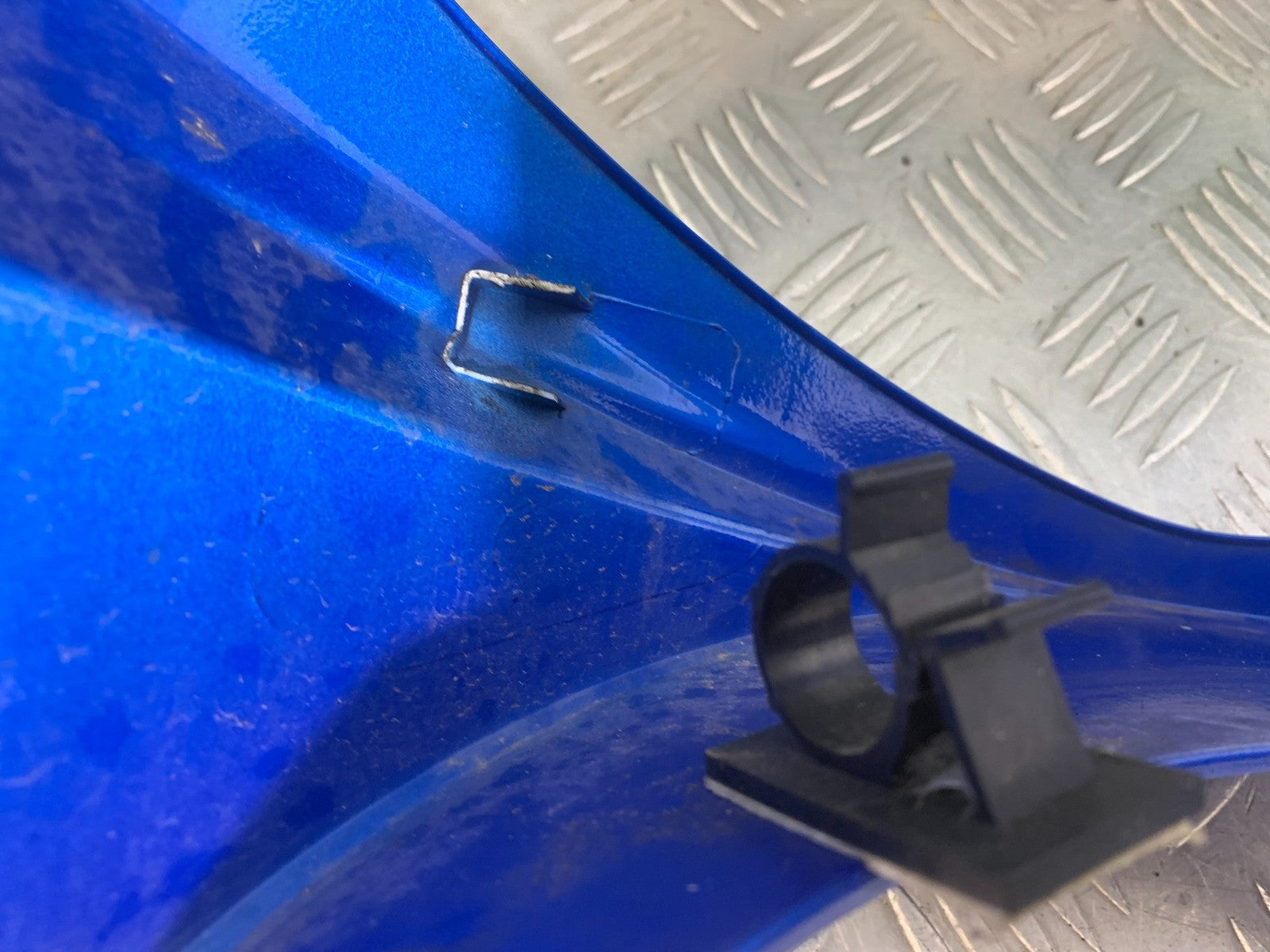 TRIUMPH 1050 SPRINT ST TOP FAIRING PANEL   YEAR 2004-2007 (CMB1197)
