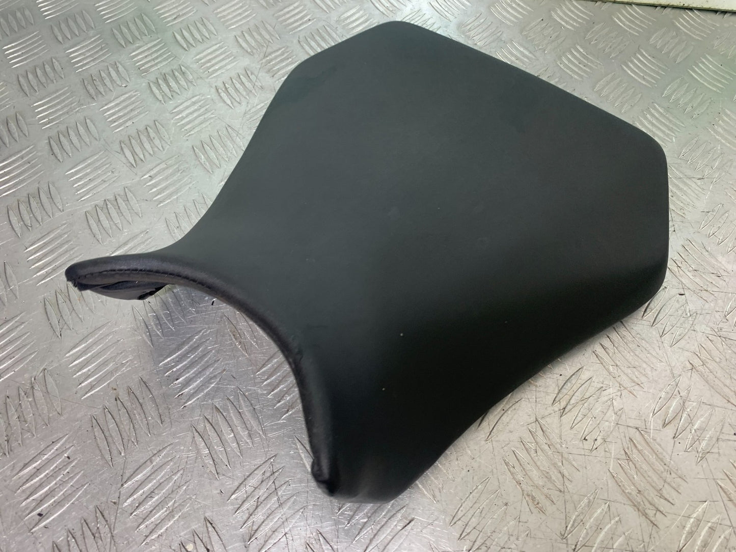 YAMAHA YZF R1 4XV FRONT SEAT  YEAR 1998-99 (CMB1291)