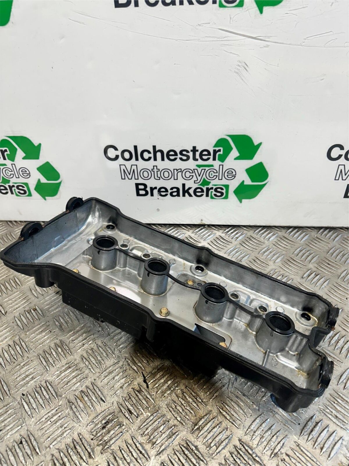 HONDA CBR1100 XX BLACKBIRD CYLINDER HEAD ROCKER COVER YEAR 1996-1998 (CMB1017)