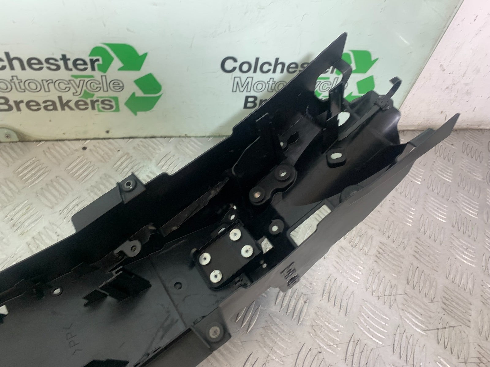 YAMAHA XSR900 XSR 900 UNDERTRAY  YEAR 2022-2024 (CMB1215)