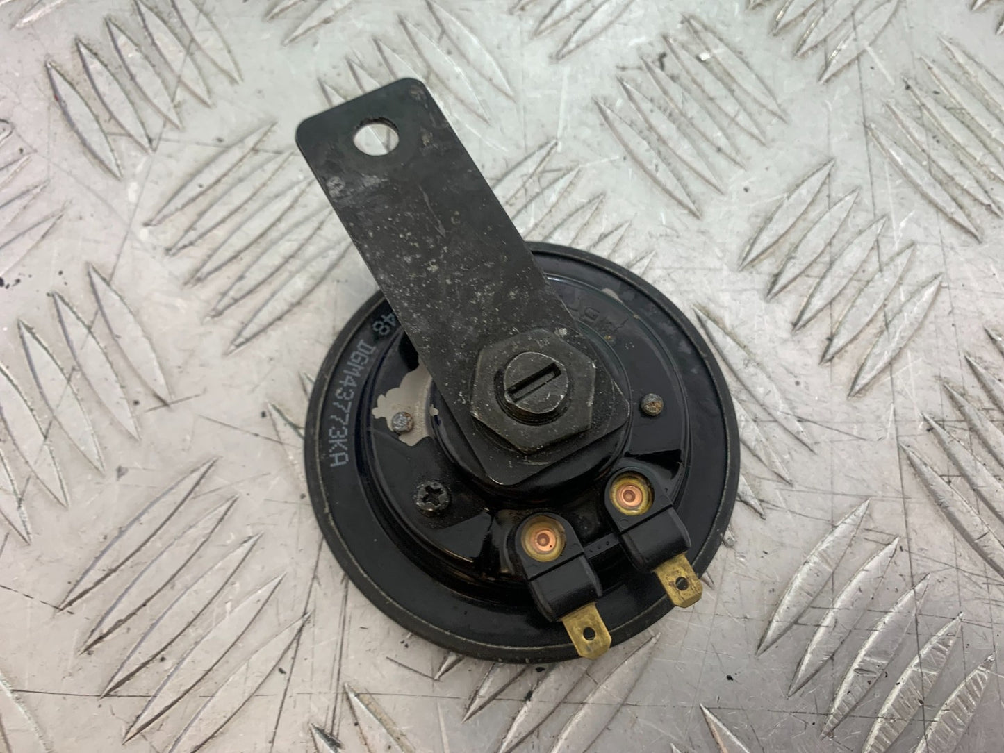 DUCATI 996 SPS 748 916 998 HORN AND BRACKET  1999-2000 (CMB1209)