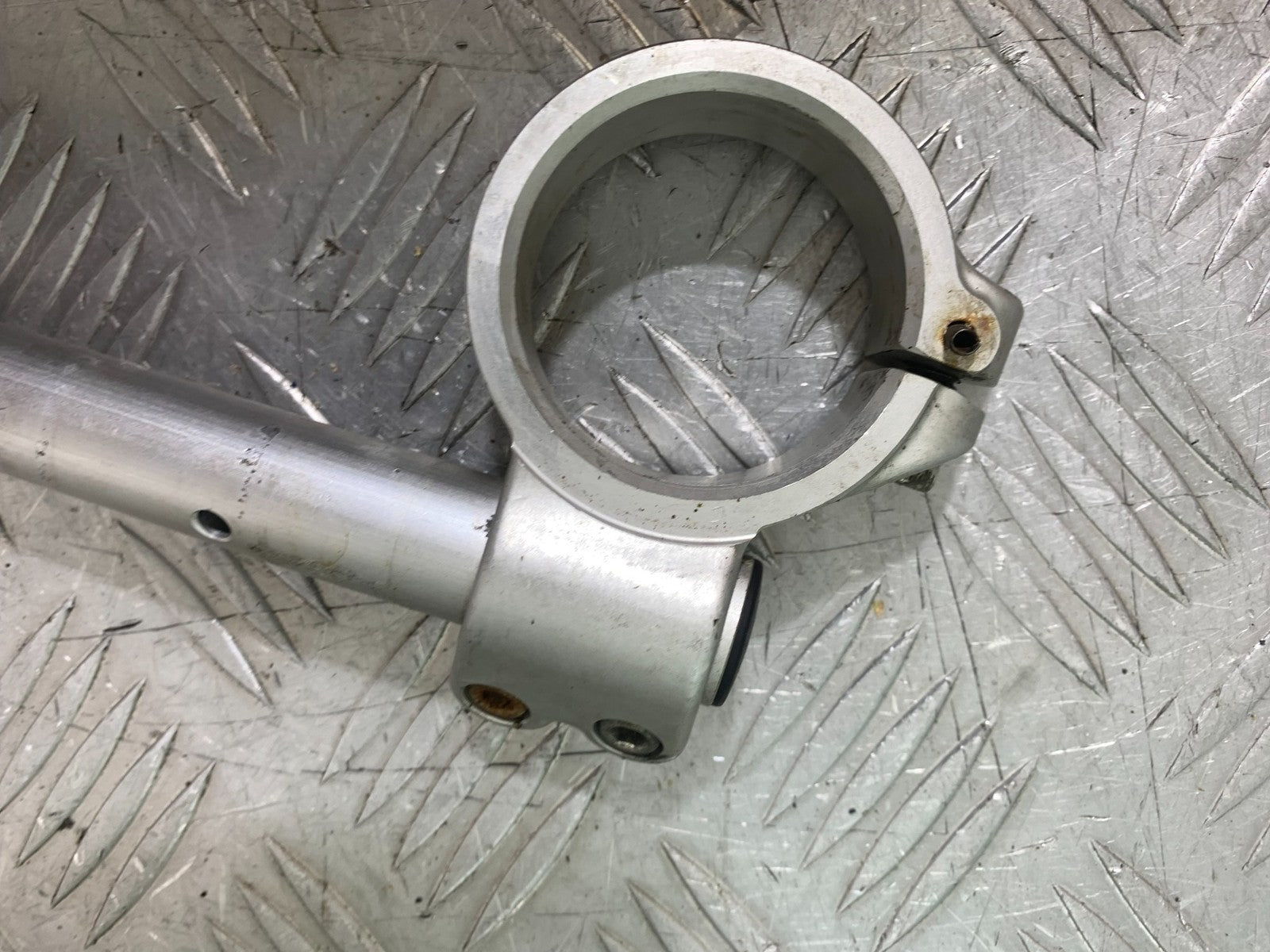 DUCATI 848 RIGHT HANDLEBAR YEAR 2008-2010 (CMB1323)