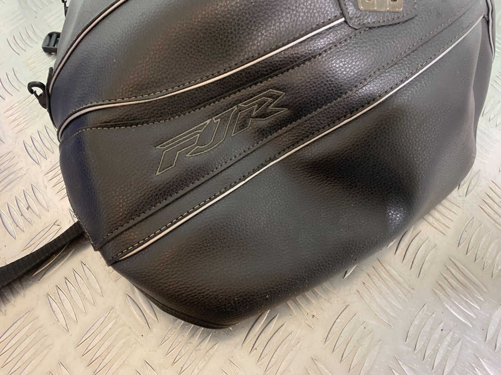 YAMAHA FJR1300 FJR 1300 BAGSTER TANK BAG  YEAR 2001-05 (CMB1005)