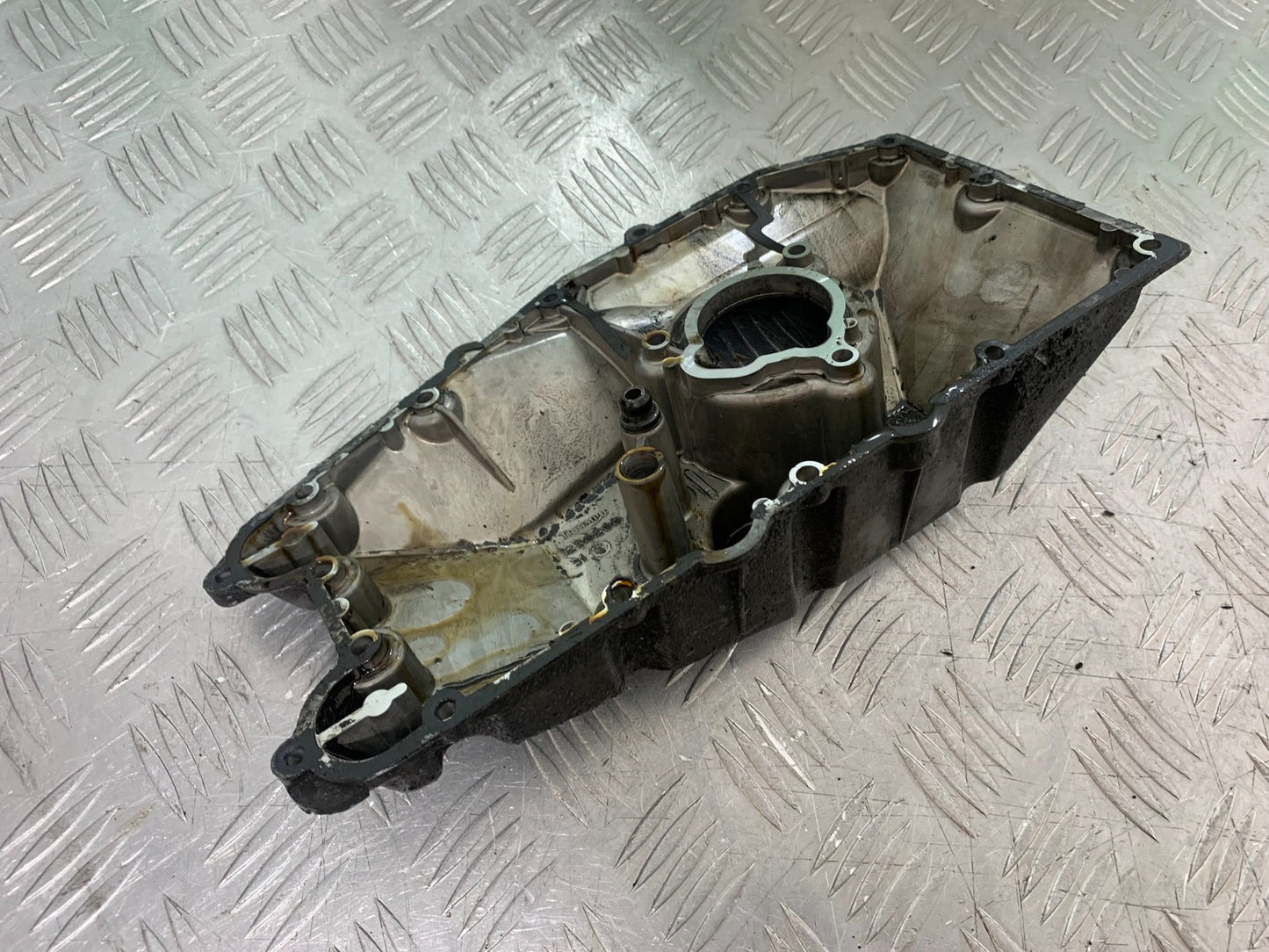 TRIUMPH 955i SPRINT ST SUMP   YEAR 1999-2004