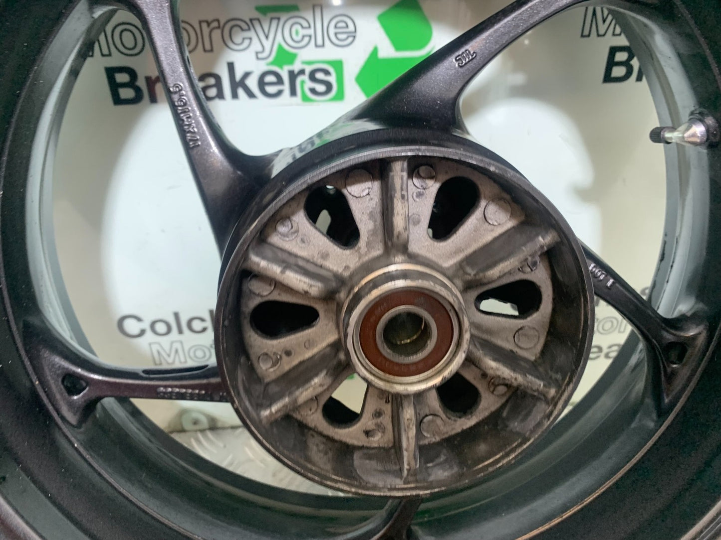 TRIUMPH 675 STREET TRIPLE REAR WHEEL  2013-2016 (CMB1186)