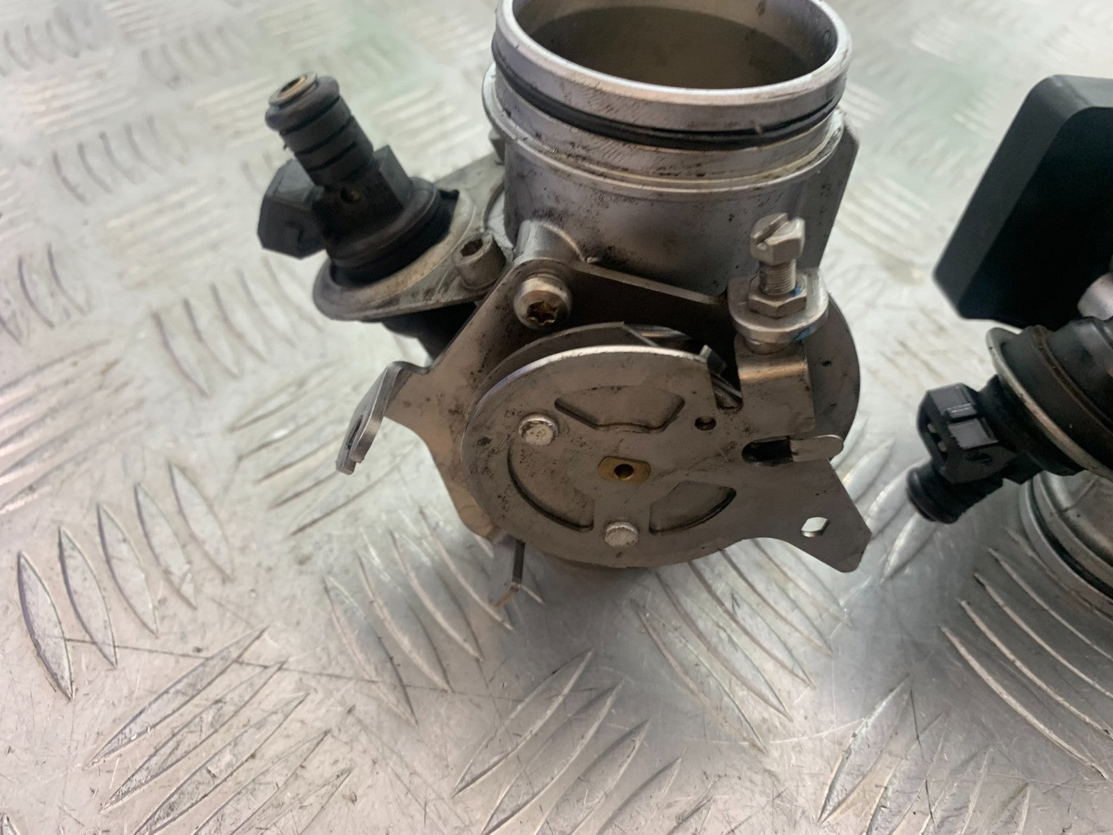 BMW R850 R R850R THROTTLE BODIES  YEAR 1994-2002 (CMB1170)