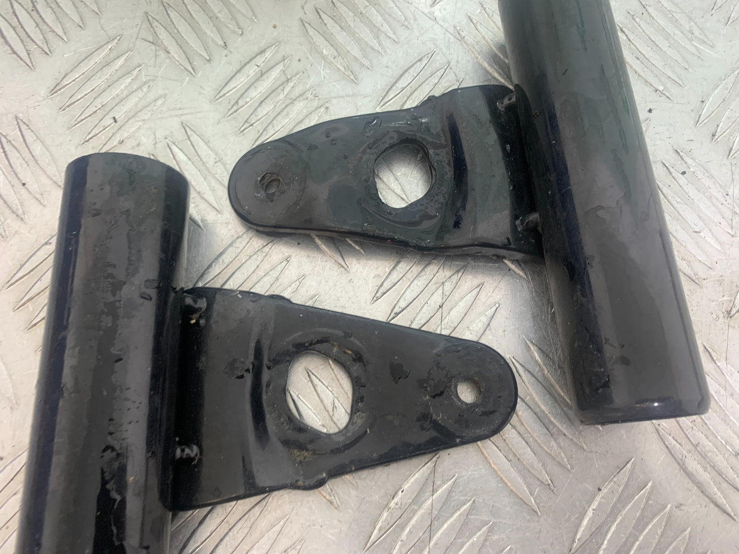 KAWASAKI GT550 GT 550 HEADLIGHT BRACKETS YEAR 1984-87 (CMB1141)