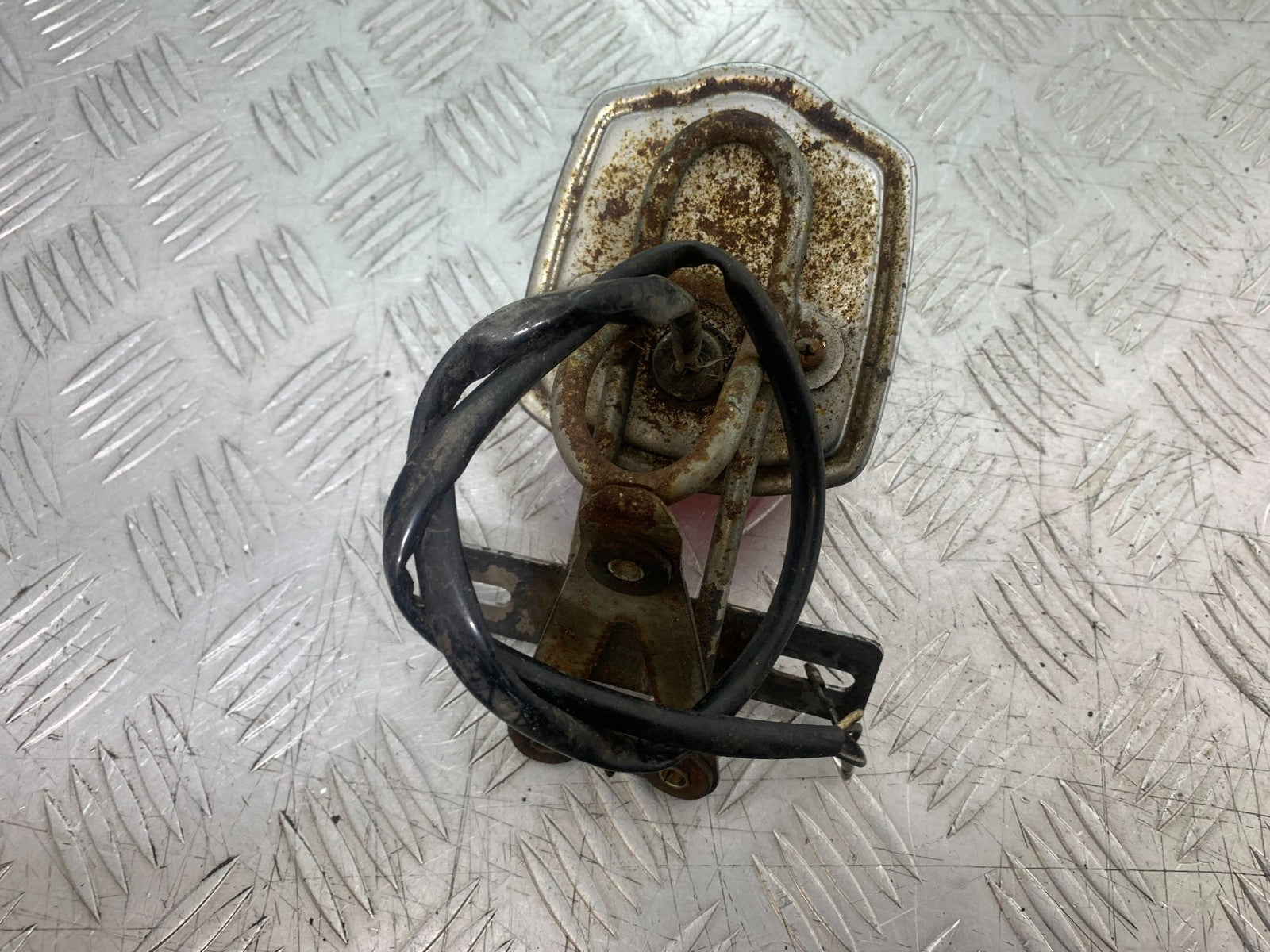 SUZUKI GP100 GP 100 REAR LIGHT    YEAR 1978-1988 (CMB1259)