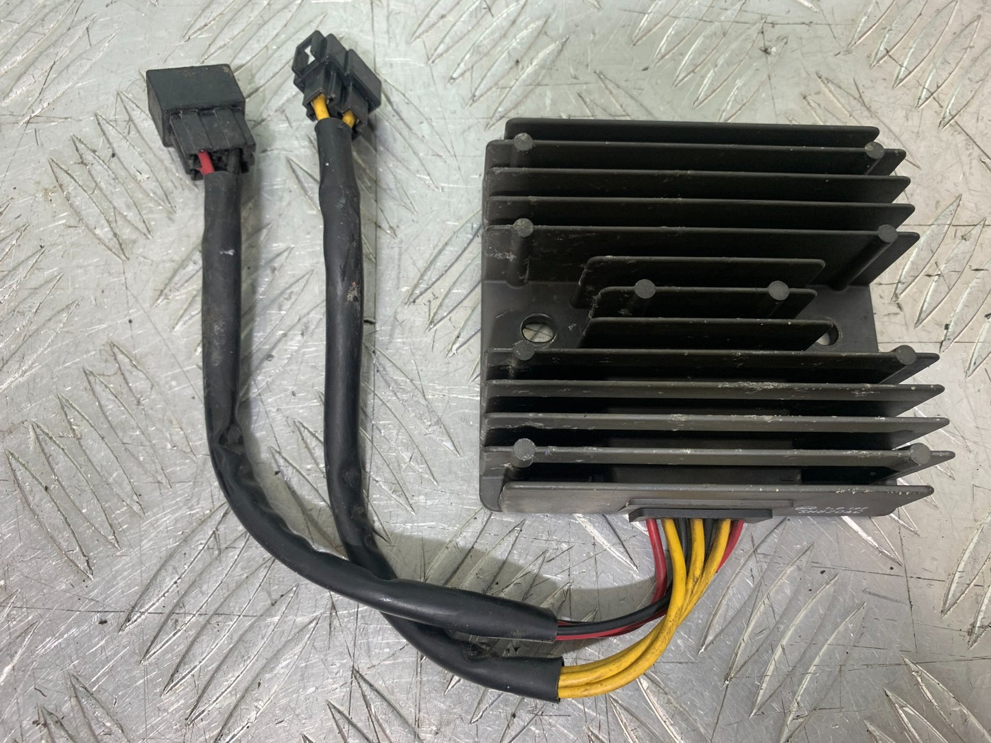 TRIUMPH 1050 SPRINT GT REGULATOR  YEAR 2010-2016 (CMB1250)