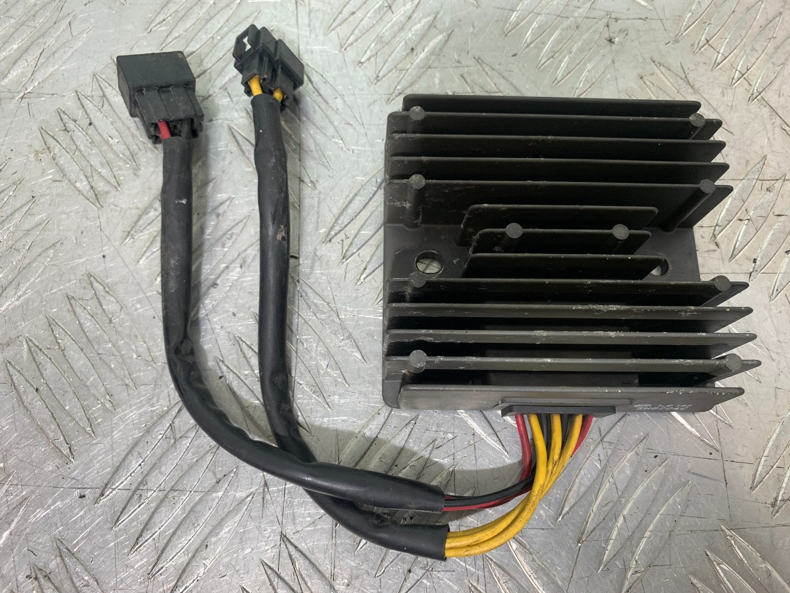 TRIUMPH 1050 SPRINT GT REGULATOR  YEAR 2010-2016 (CMB1250)