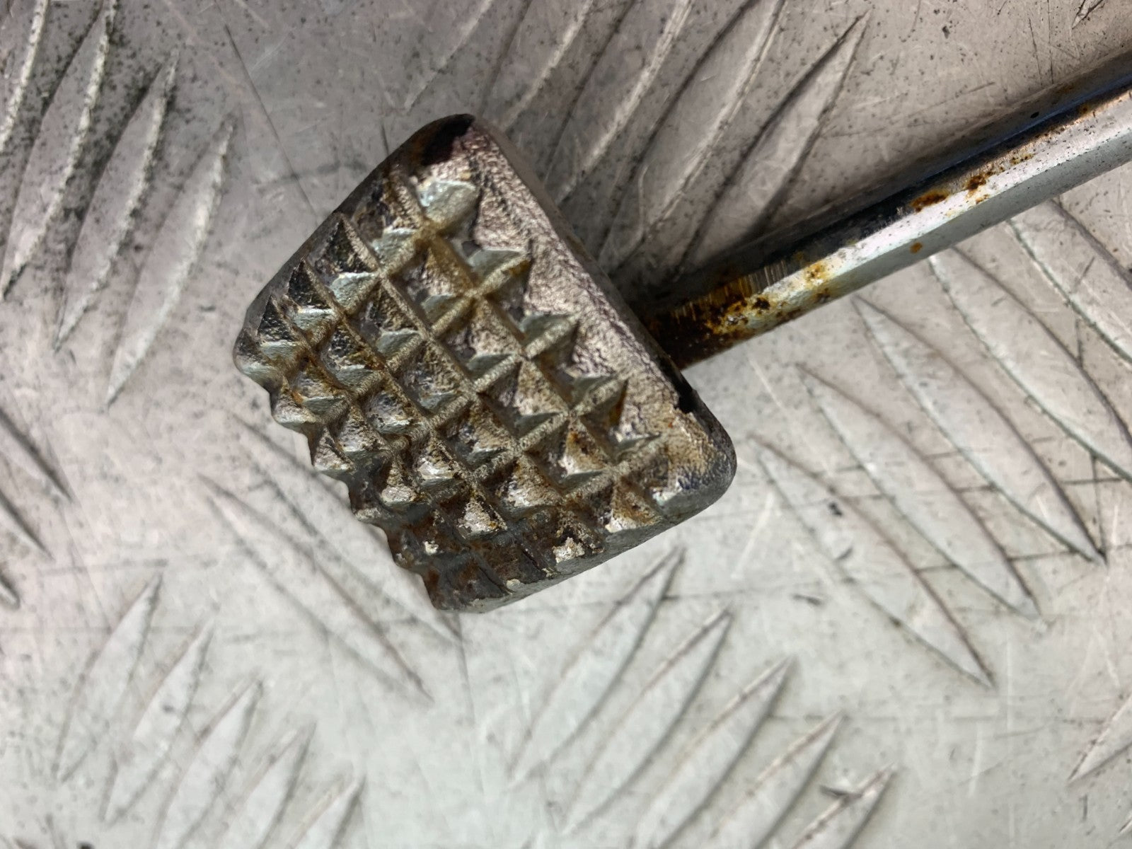 HONDA VT700 VT 700 SHADOW BRAKE PEDAL  YEAR 1984-85 (CMB1328)