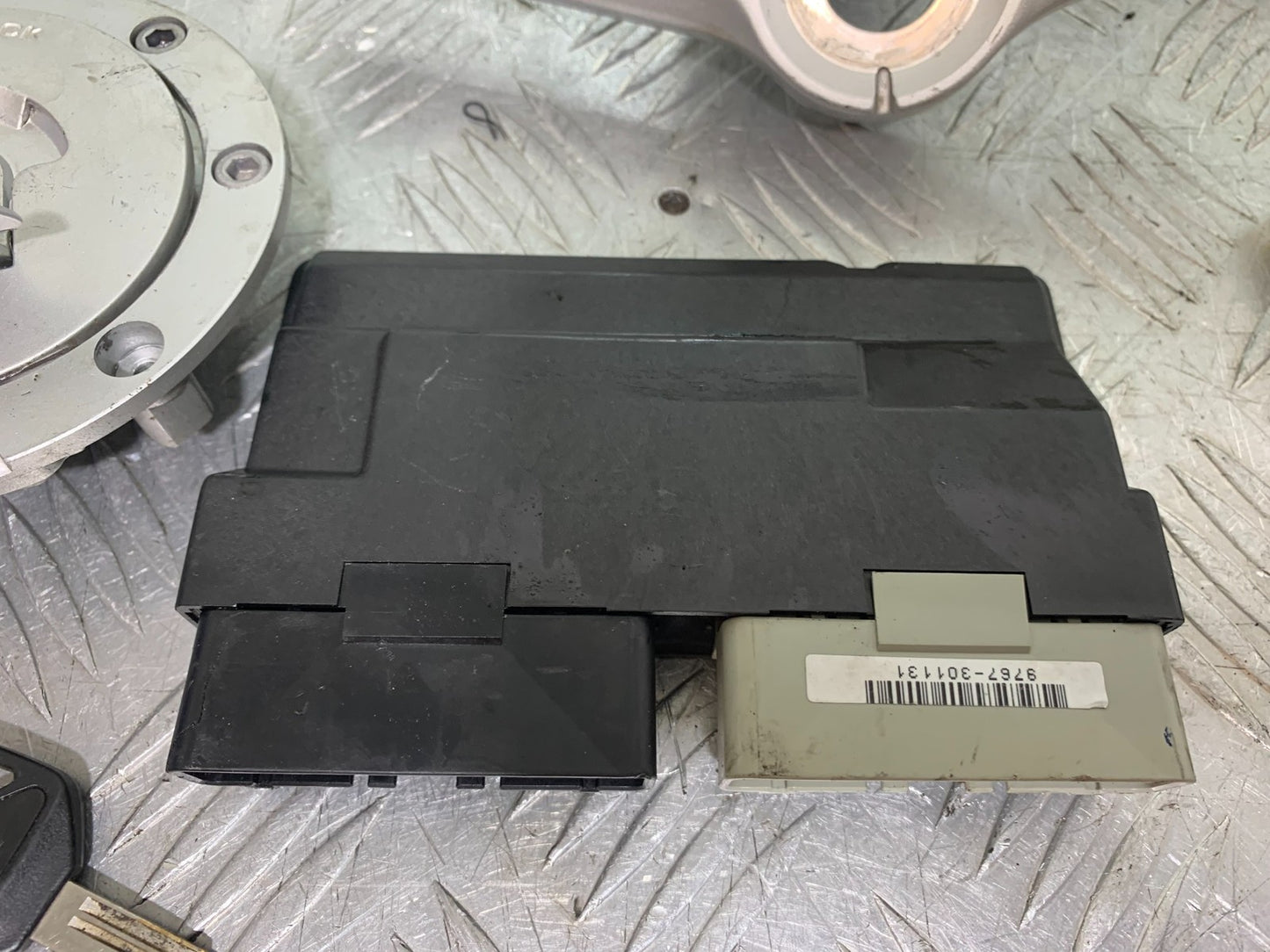 HONDA VFR800 VFR 800 V-TEC ECU LOCKS KEY  YEAR 2002 -09 (CMB1296)