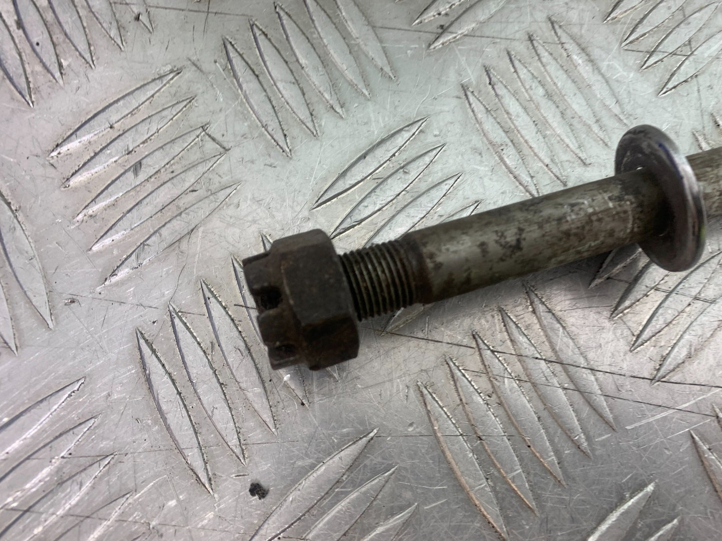 KAWASAKI GT550 GT 550 REAR WHEEL SPINDLE   YEAR 1989-1994