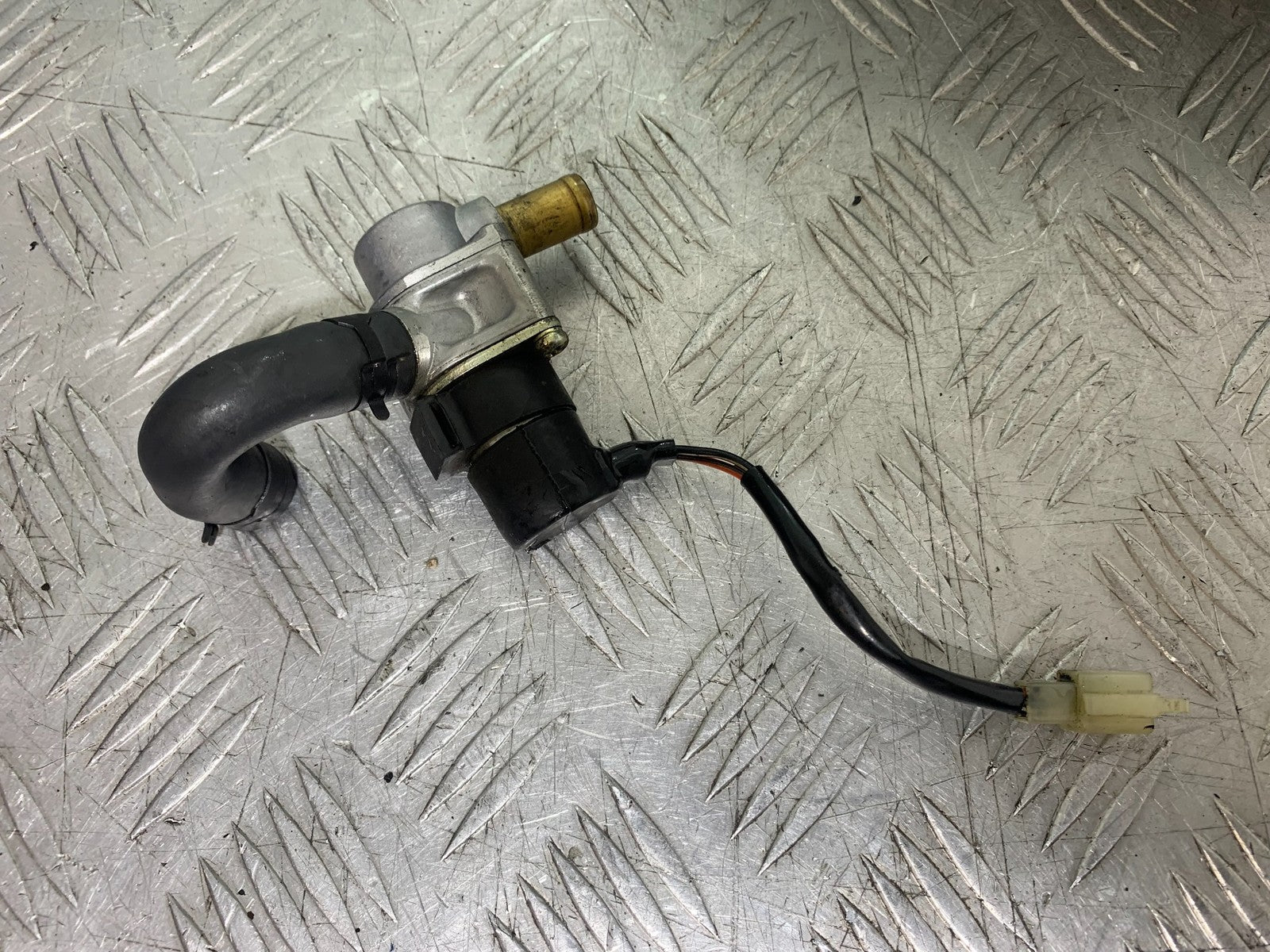 TRIUMPH 1050 SPEED TRIPLE AIR VALVE YEAR 2005-2007 (CMB1322)