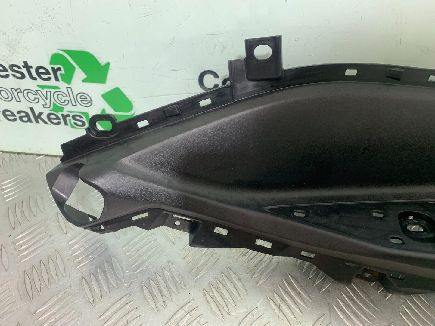 YAMAHA XMAX 300 FOOTBOARD YEAR 2017-2020 (CMB1218)