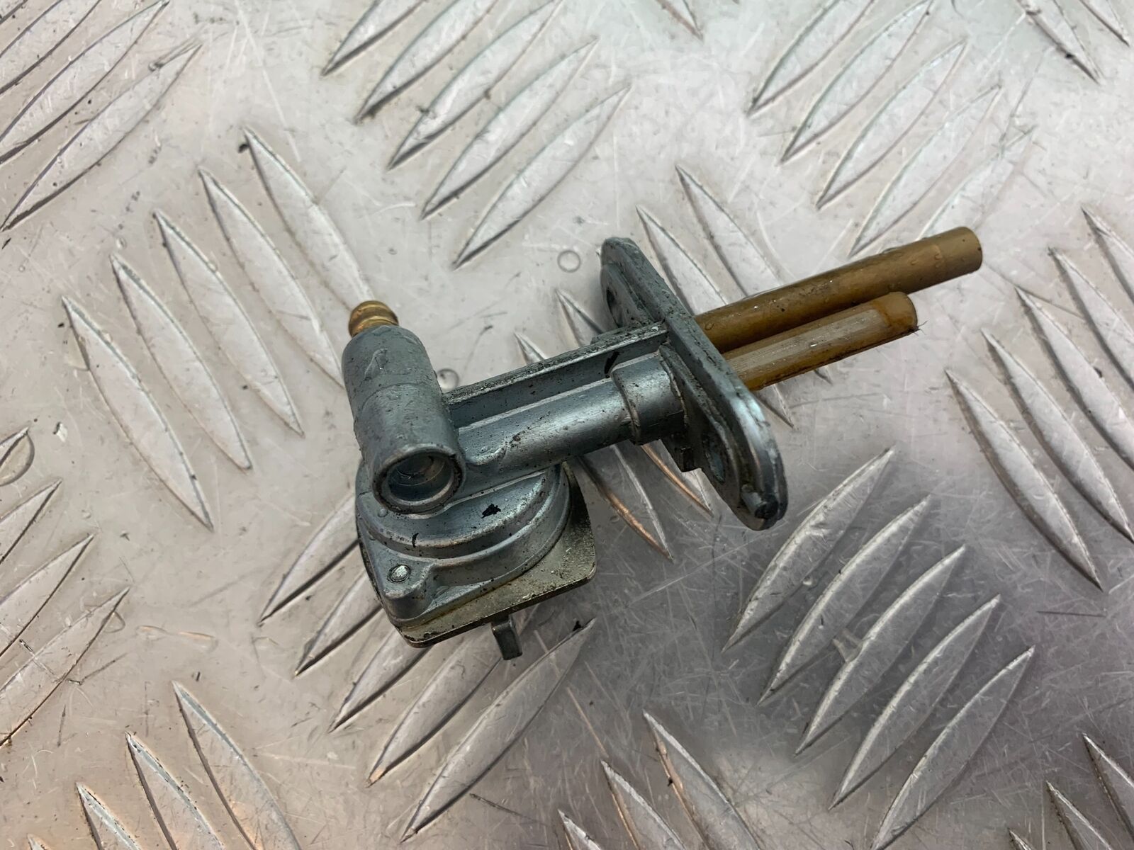 YAMAHA XV535 XV 535 VIRAGO PETROL TAP  YEAR 1994-02 (CMB1044)