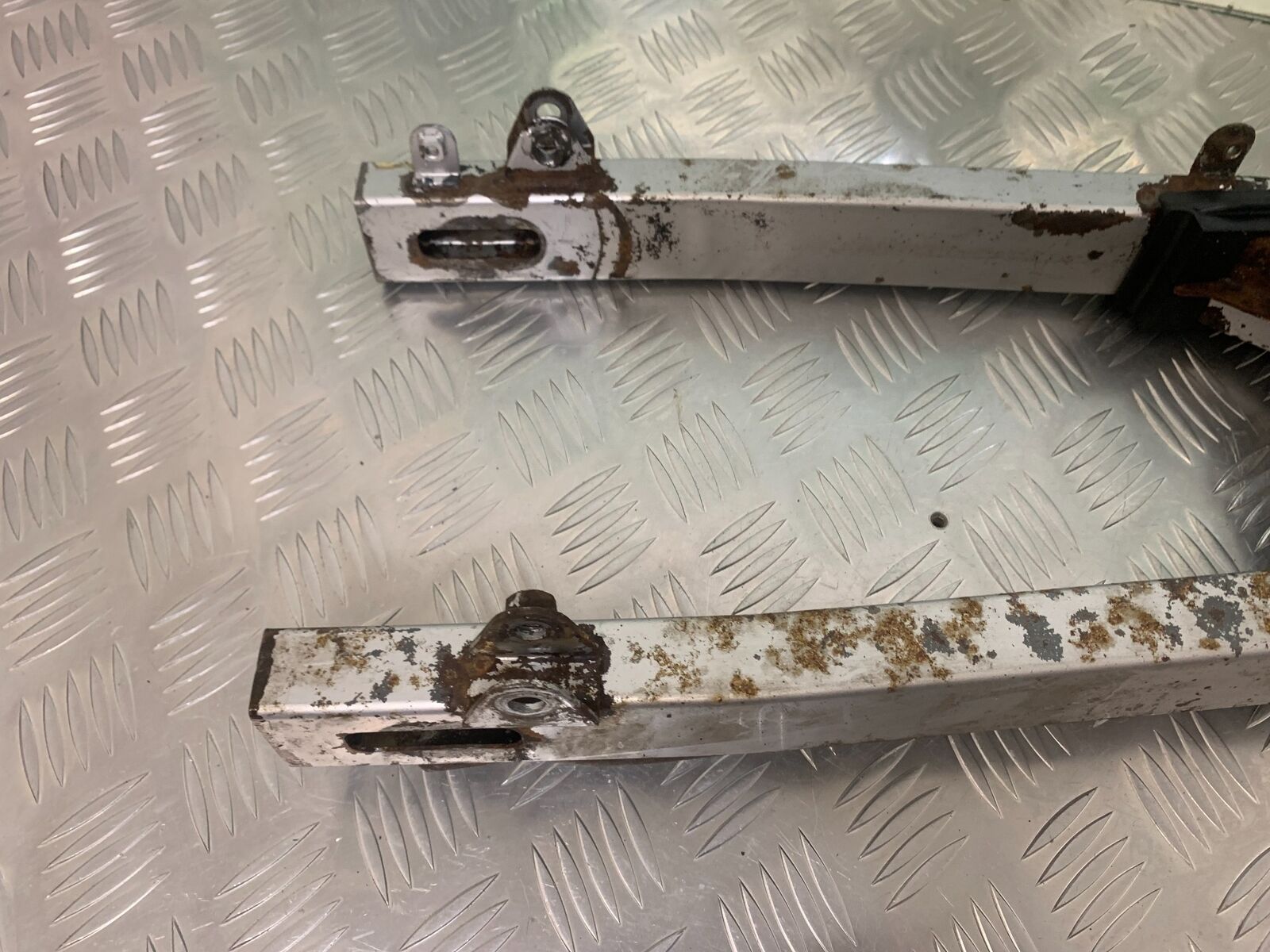 HONDA CB350 S CB 350 S SWINGARM  YEAR 1986-1990 (STOCK 948)