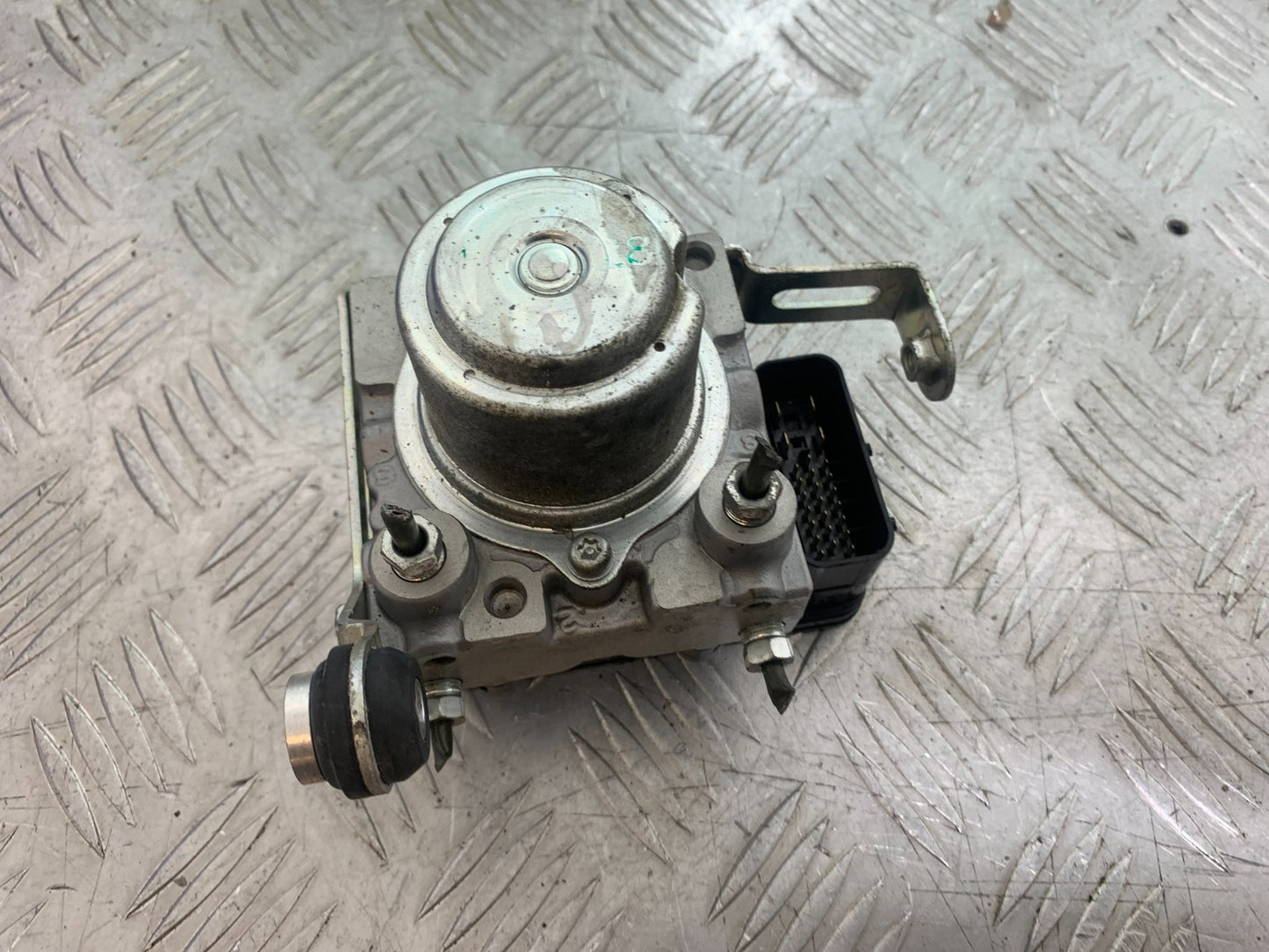 KAWASAKI GTR1400 GTR 1400 ABS PUMP YEAR 2007-2009 (CMB1174)