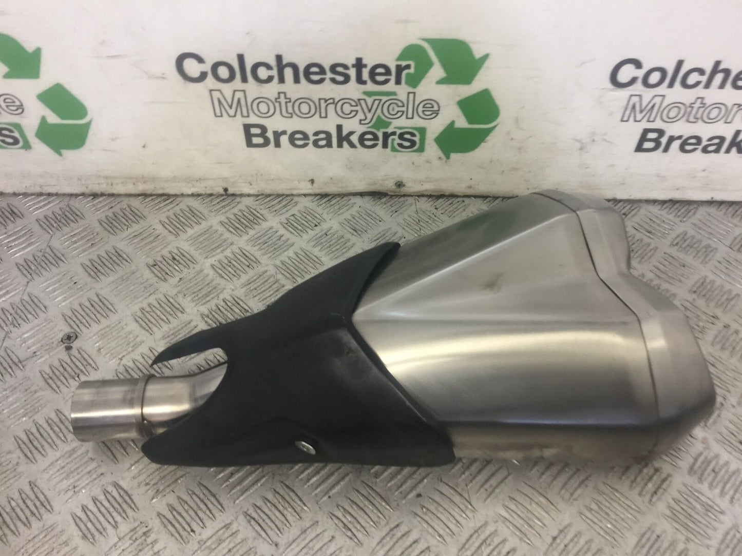 KAWASAKI Z1000 ZR1000 (ABS) LEFT SILENCER  YEAR 2015 (STOCK 636)