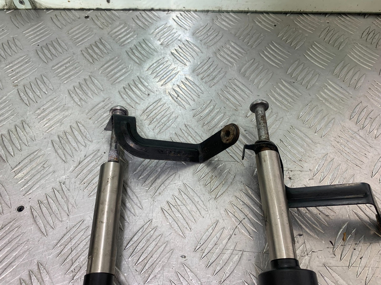 TRIUMPH 1050 SPRINT ST CRASH PROTECTORS    2004-2007 (CMB1197)